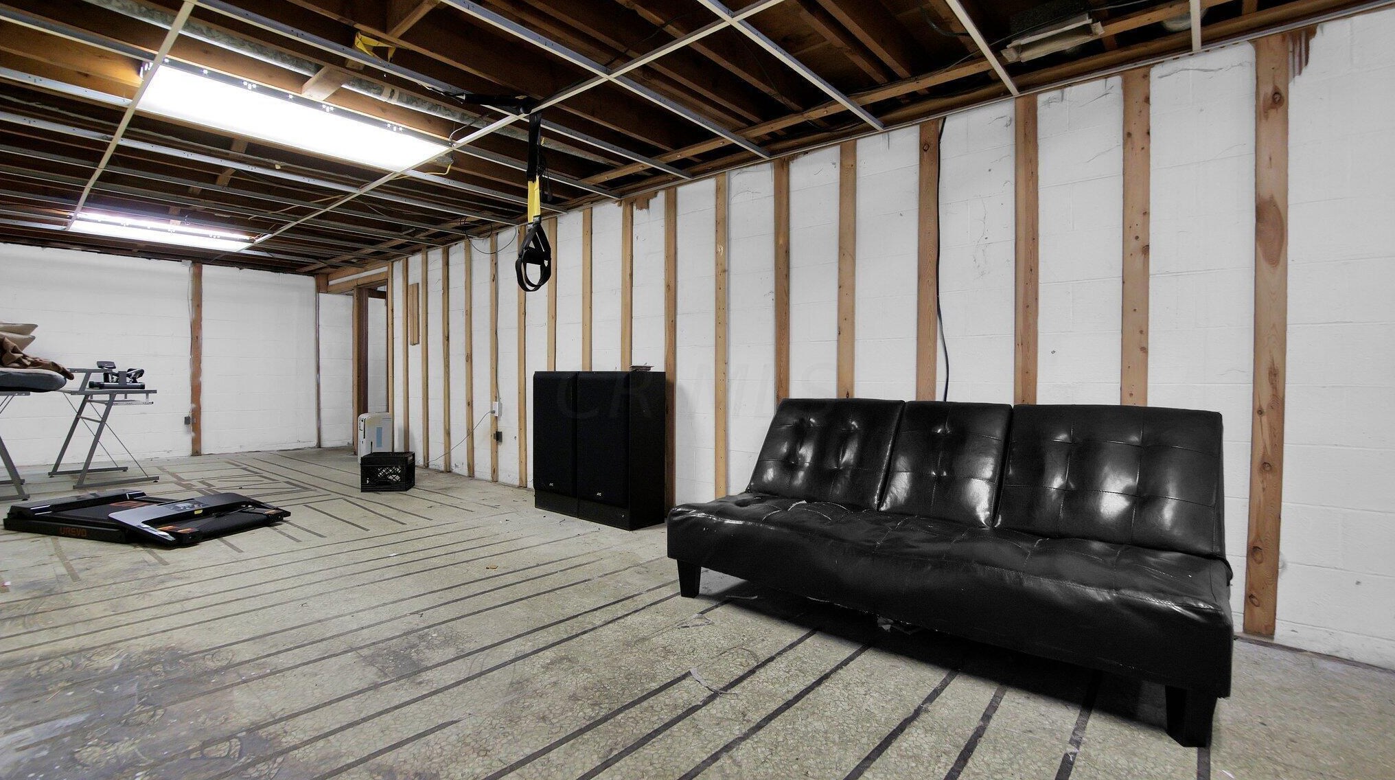 1151 Beechwood Rd, Columbus OH 43227-2008 exterior