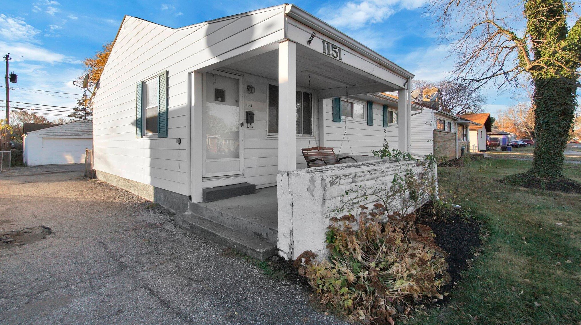 1151 Beechwood Rd, Columbus, OH 43227-2008