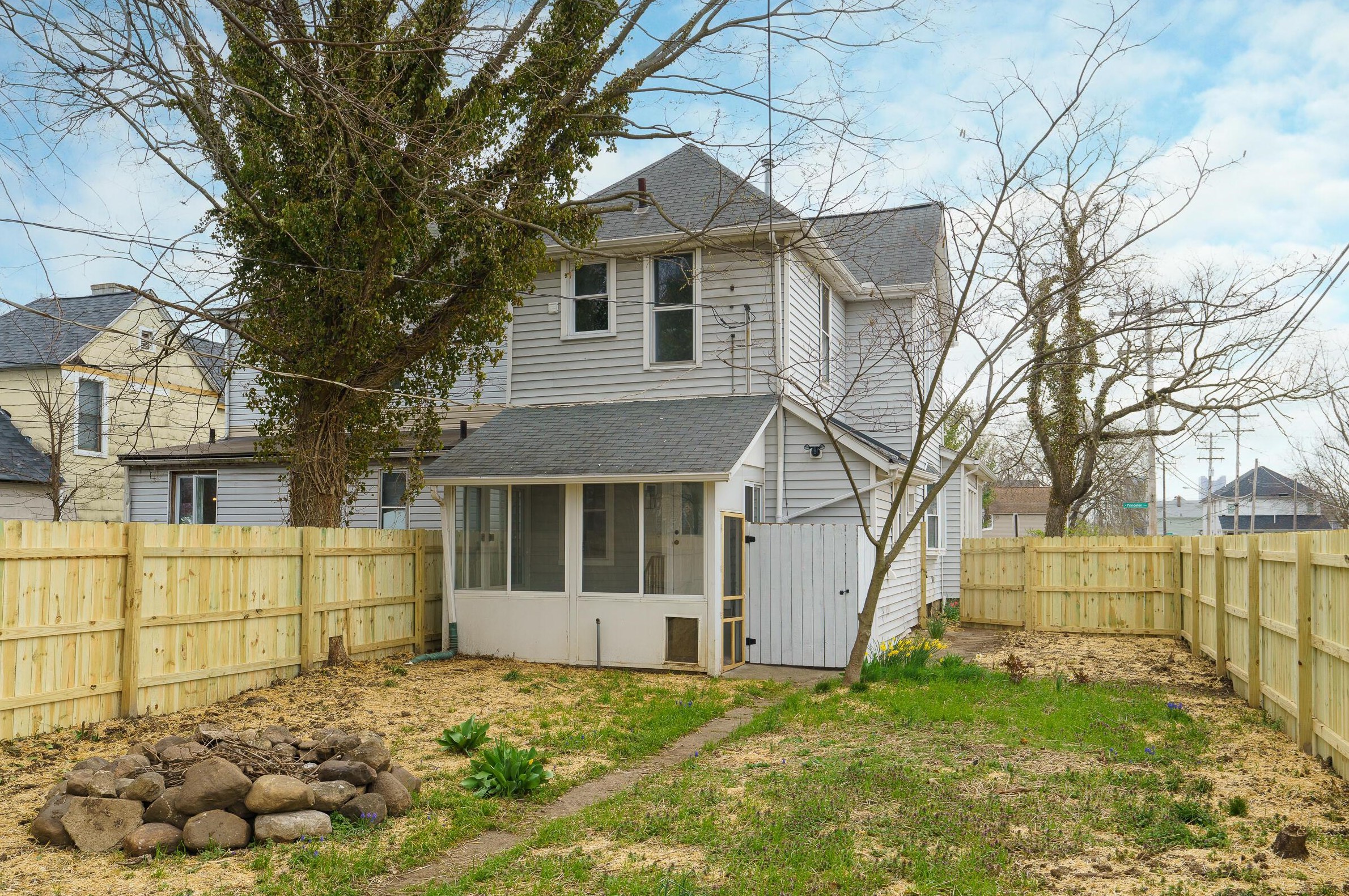 109 Princeton Ave, Columbus OH  43222-1139 exterior