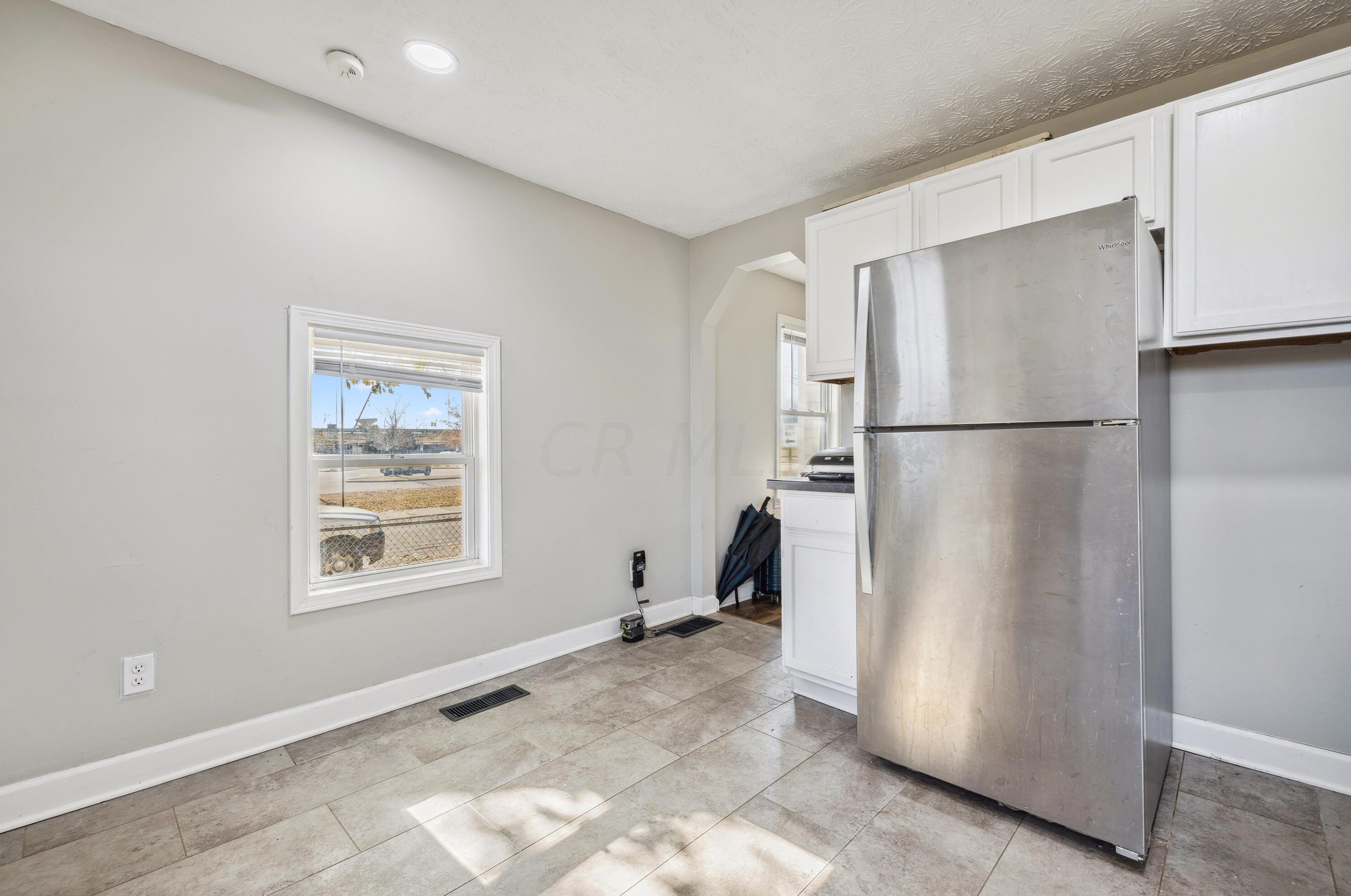 286 Skidmore St, Columbus OH 43215-4473 exterior