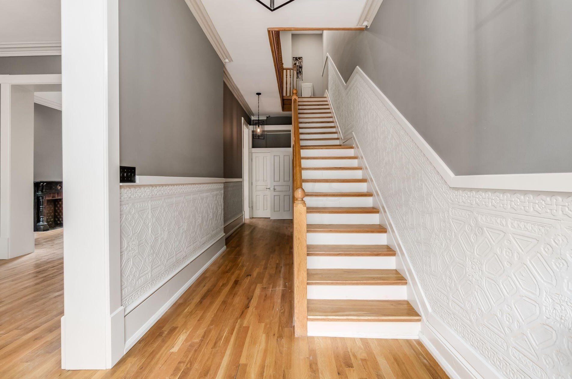 390 Town St, Columbus OH 43215-4838 exterior