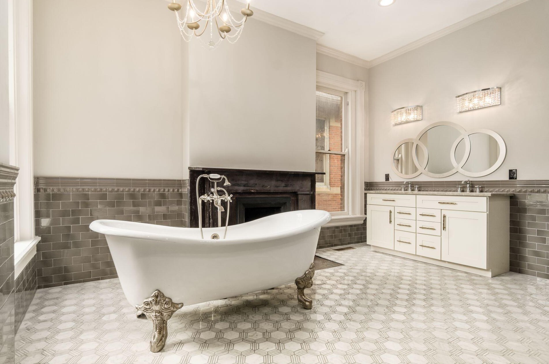 390 Town St, Columbus OH 43215-4838 exterior