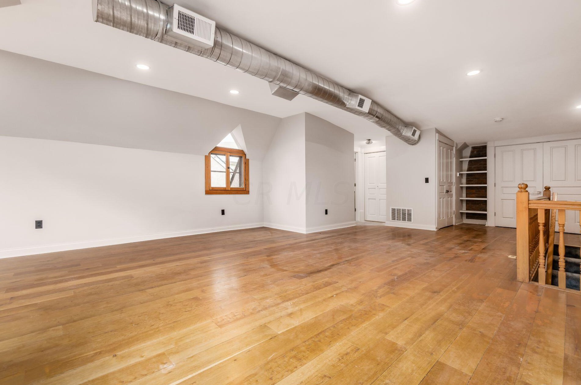 390 Town St, Columbus OH 43215-4838 exterior