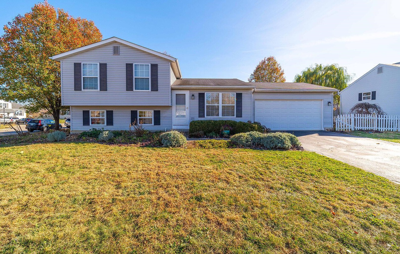 3165 El Nino Dr, Columbus, OH 43204-4332