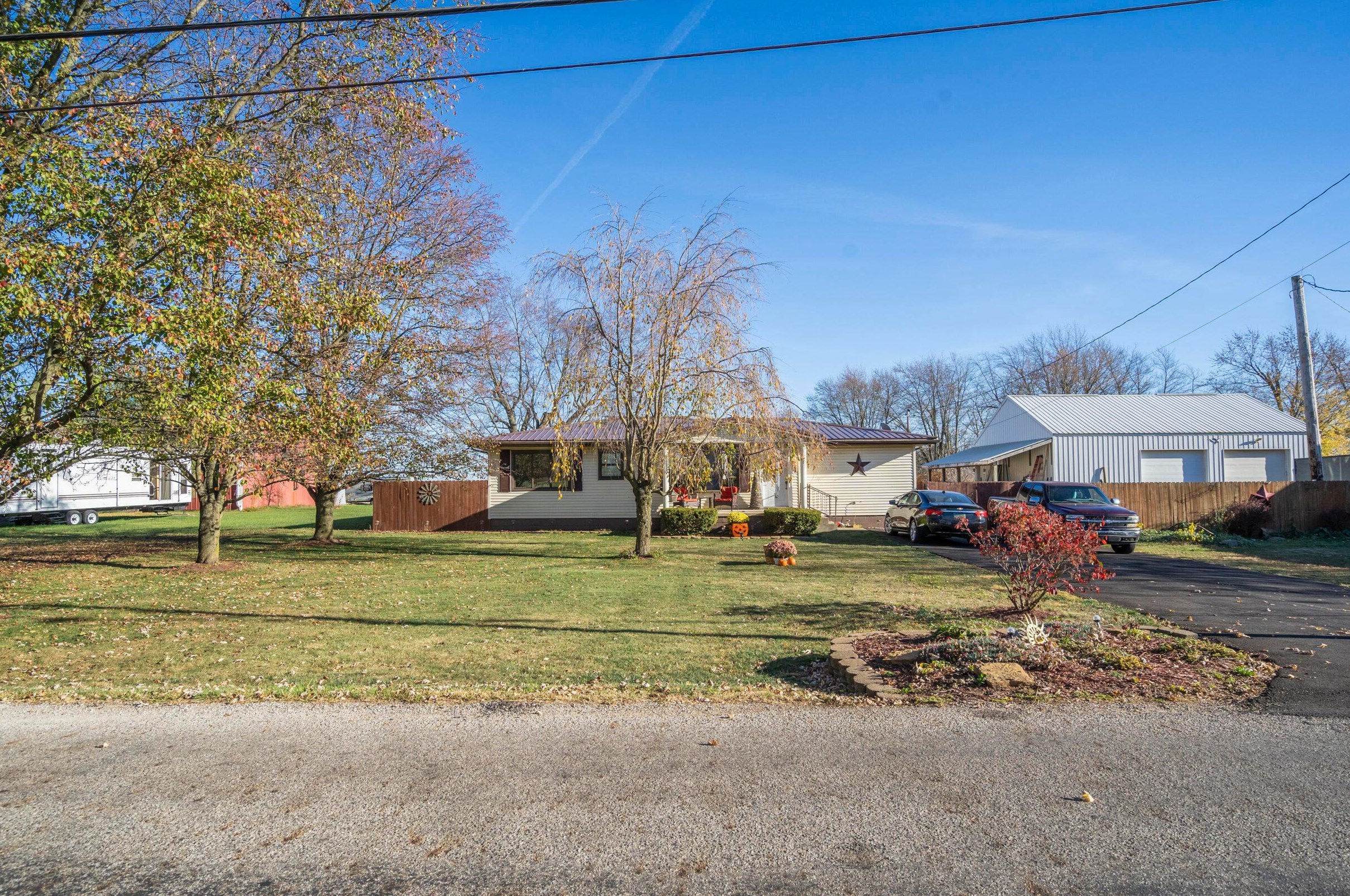 26170 Locust Grove Rd, New Holland, OH 43145