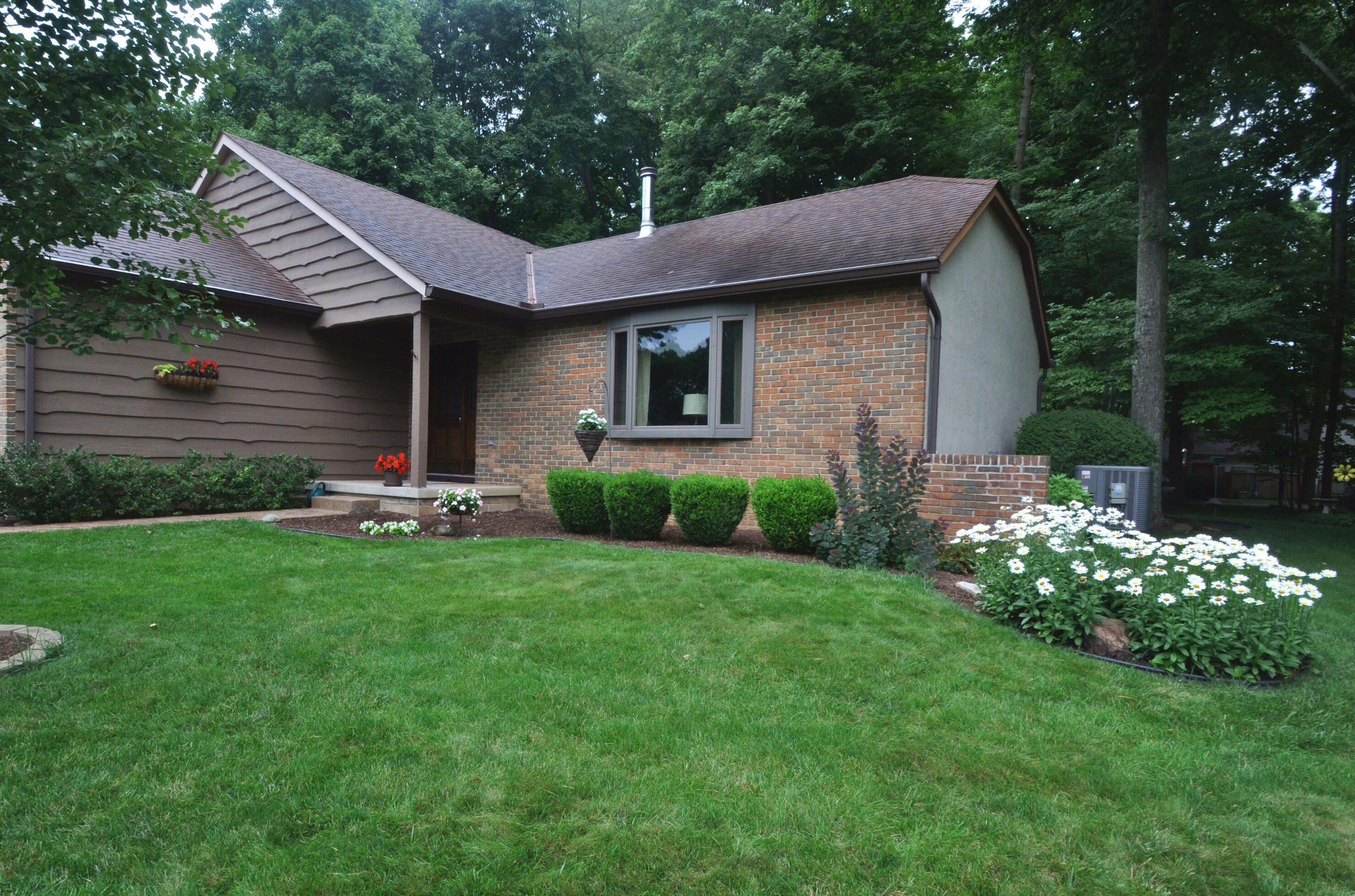 8855 Woodcutters Ln, Pickerington, OH 43147-9608