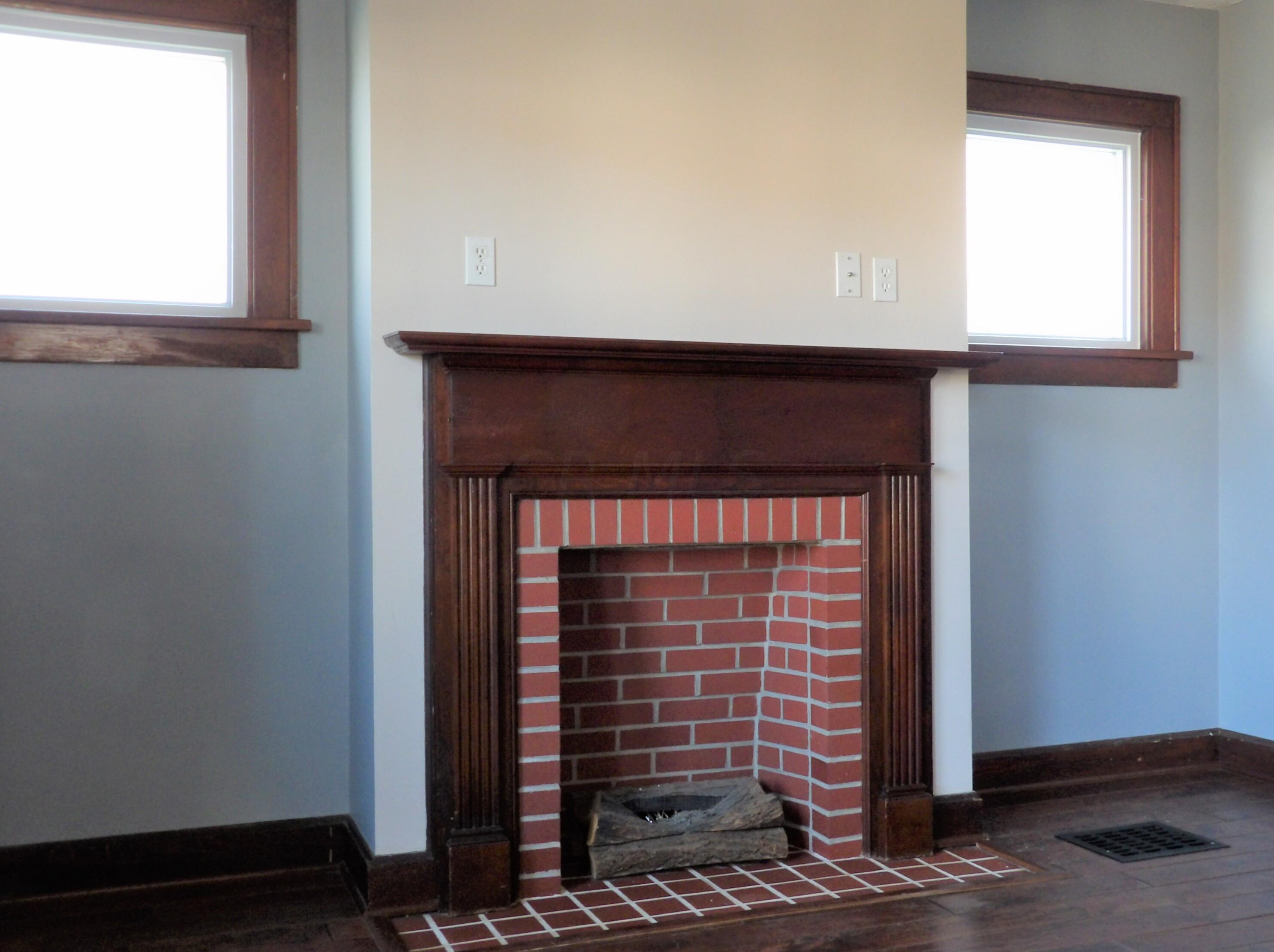 860 Wheeling St, Lancaster OH  43130-3252 exterior