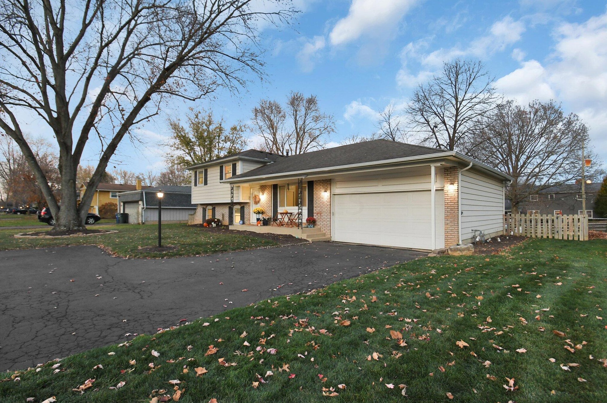 5672 Linworth Rd, Columbus, OH 43235-3355