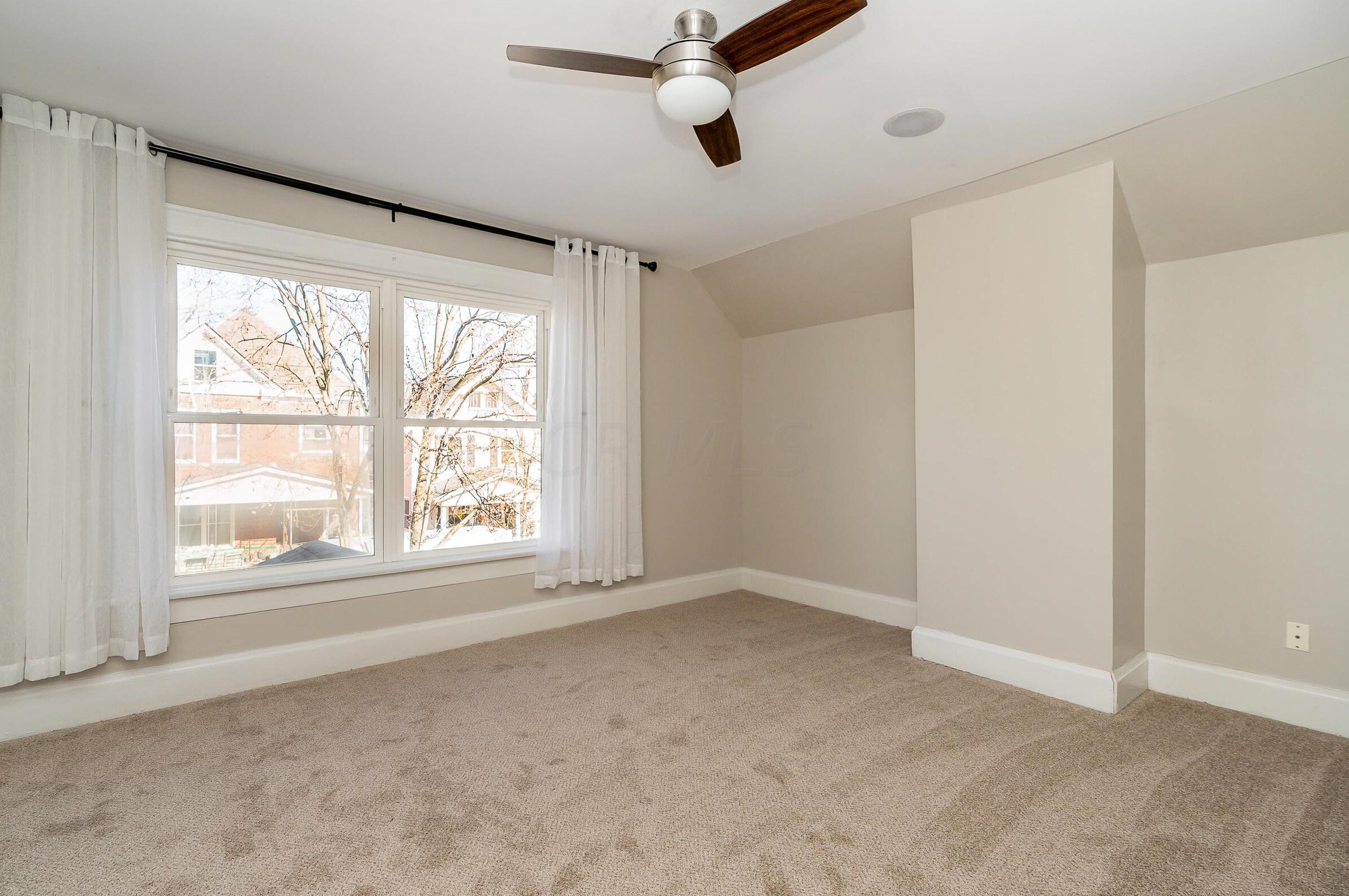 221 Morrill Ave, Columbus OH 43207-1110 exterior