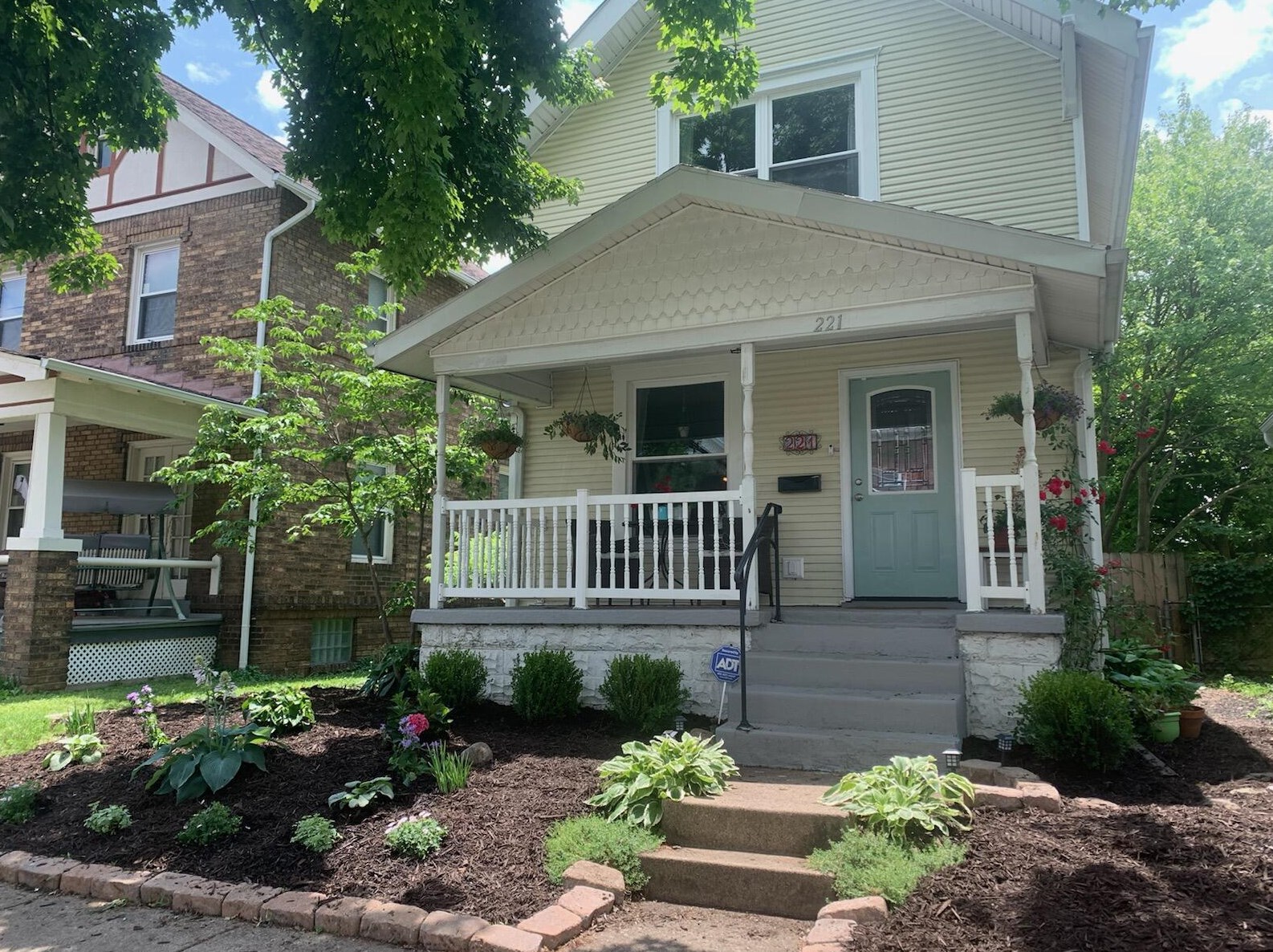 221 Morrill Ave, Columbus OH 43207-1110 exterior