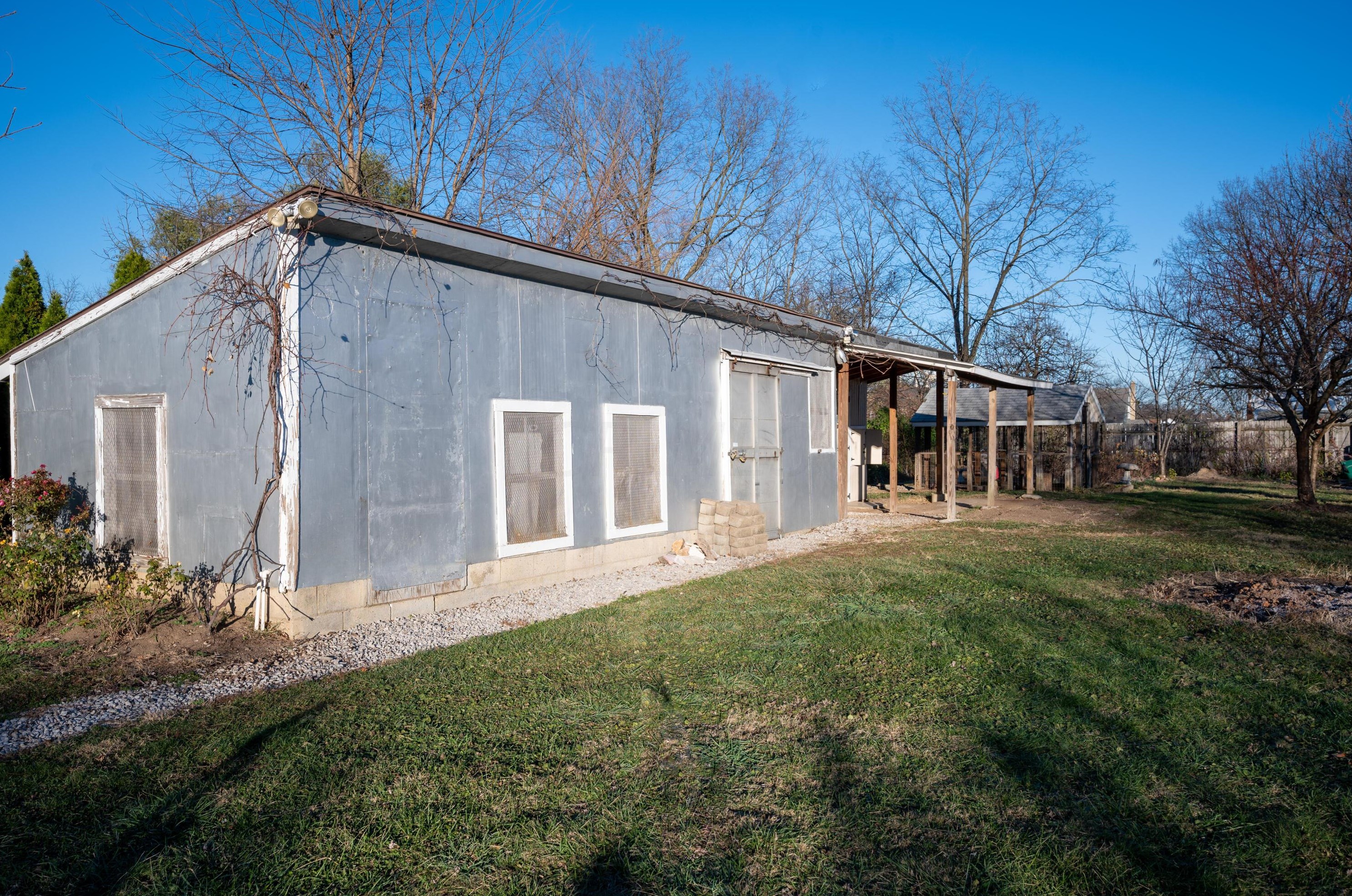 478 Josephine Ave, Columbus OH 43204-1164 exterior