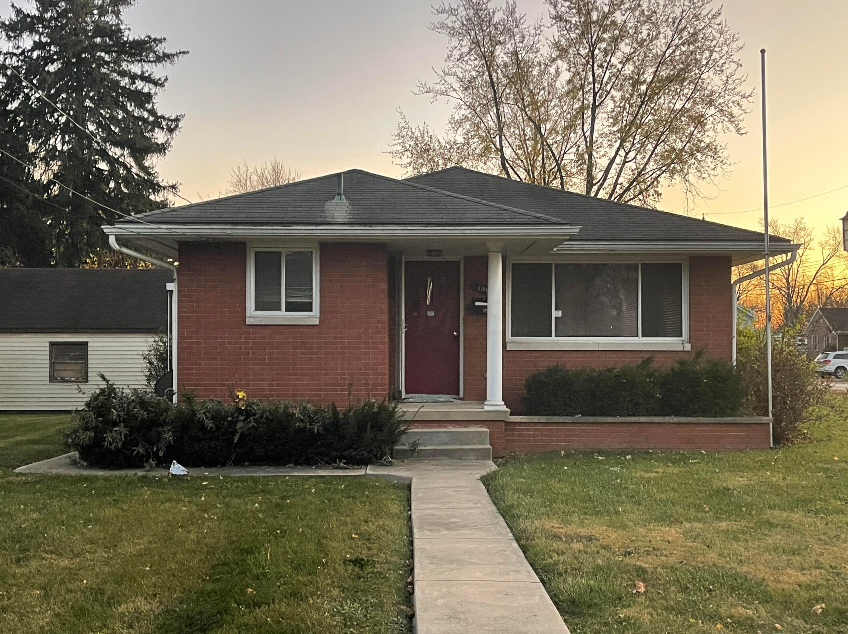 1907 Jackson Rd, Columbus, OH 43223-2512