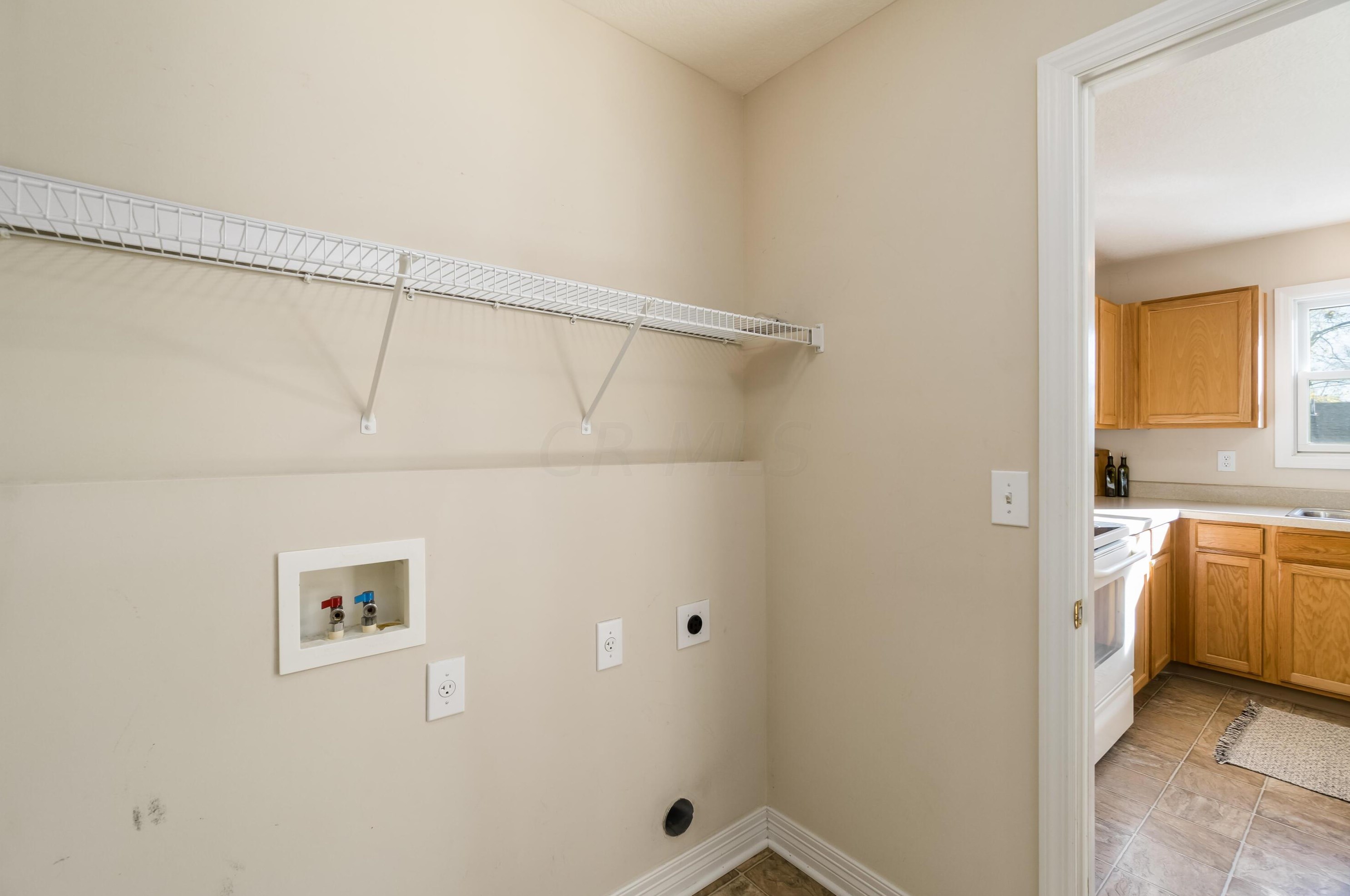 2833 Gablewood Dr, Columbus OH 43219-5030 exterior