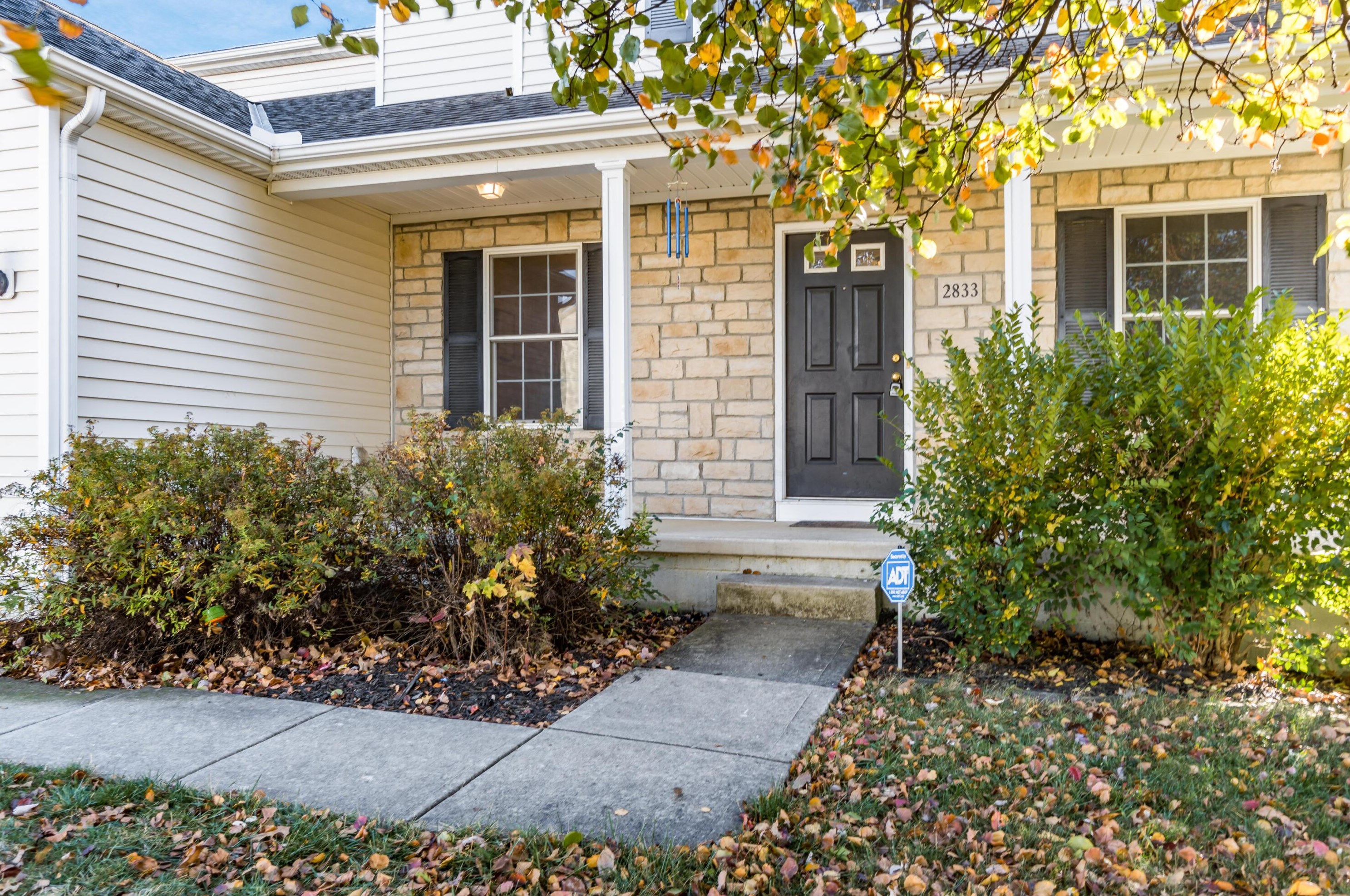 2833 Gablewood Dr, Columbus OH 43219-5030 exterior