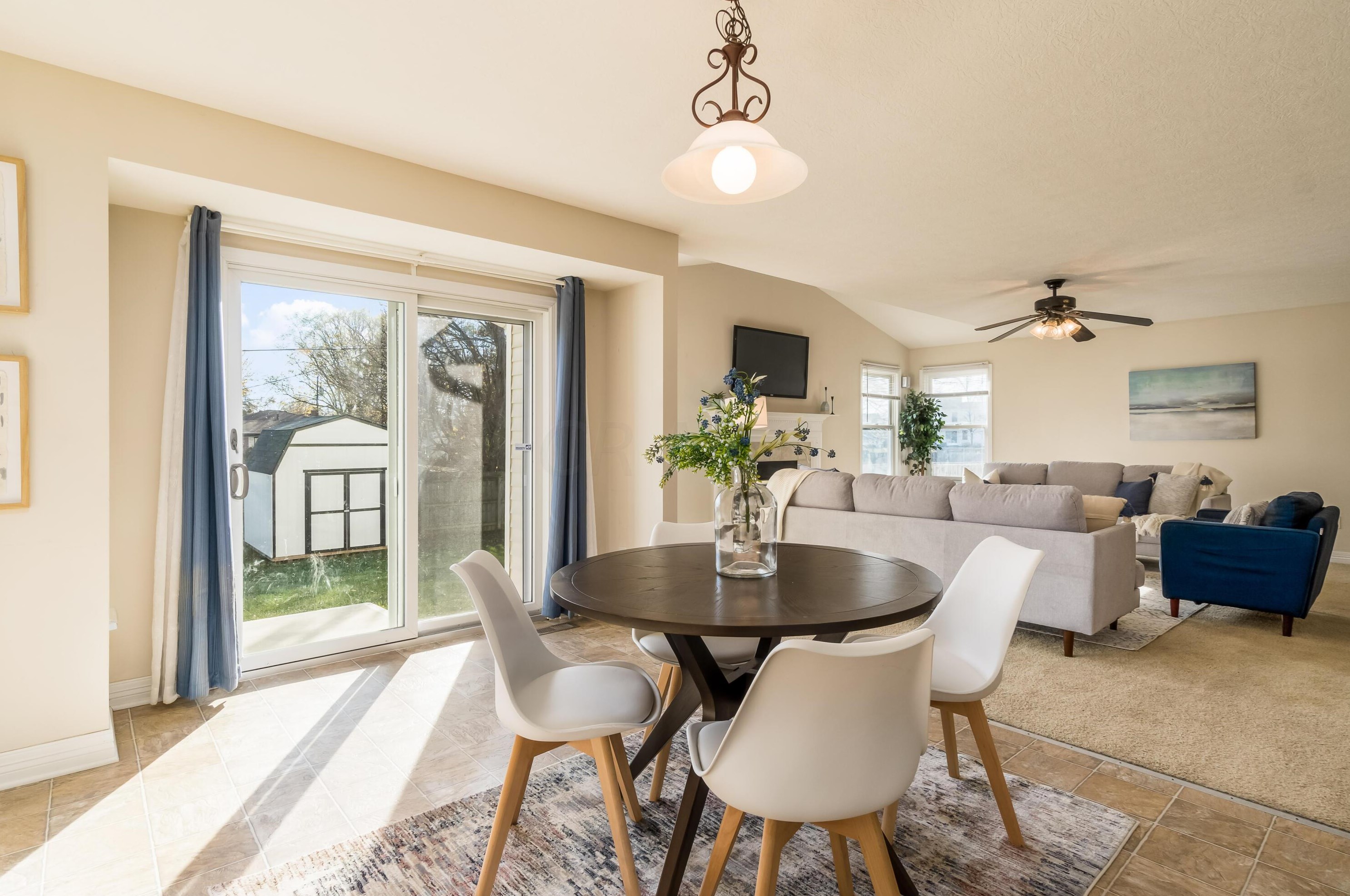 2833 Gablewood Dr, Columbus OH 43219-5030 exterior