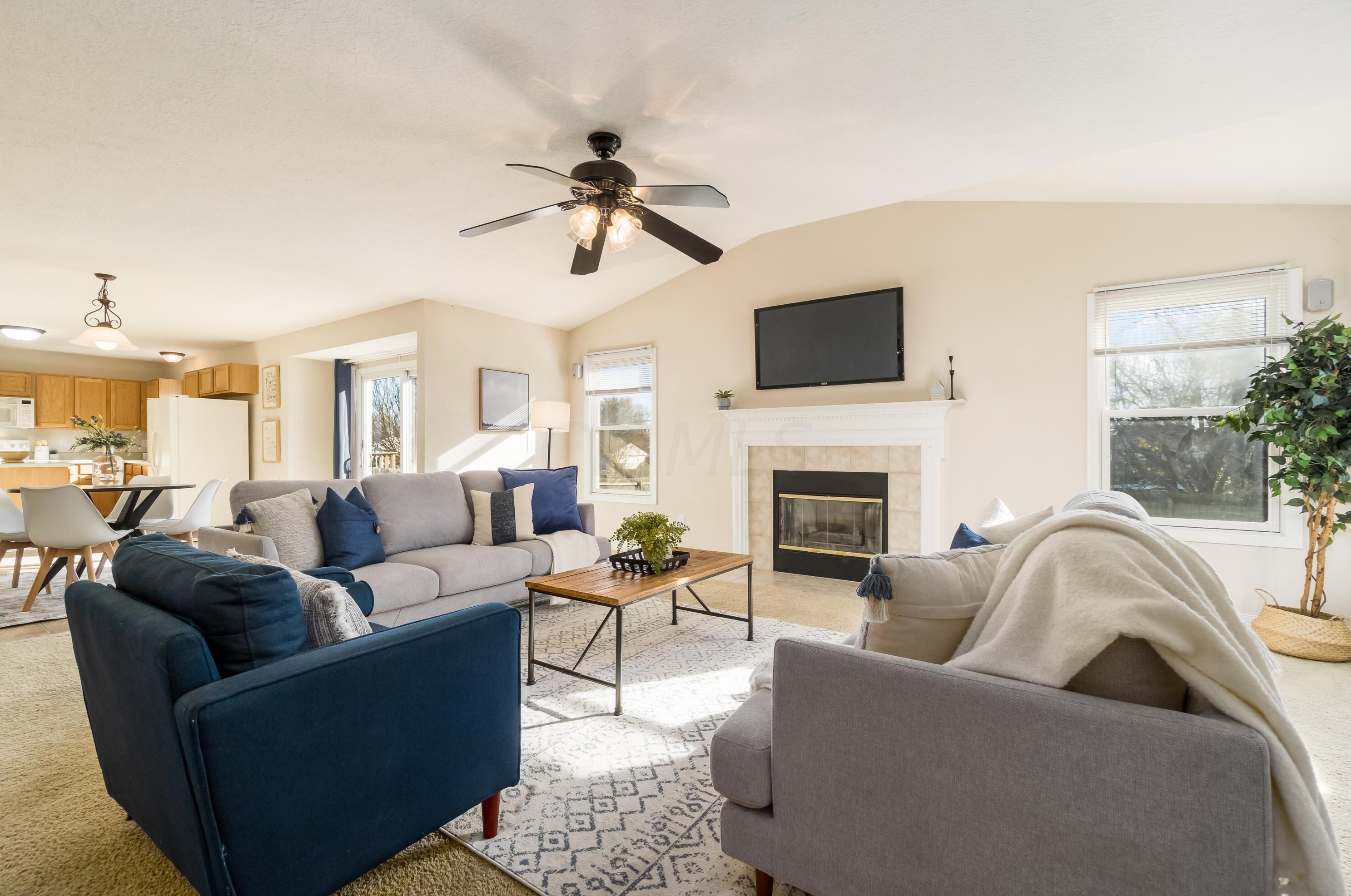 2833 Gablewood Dr, Columbus OH 43219-5030 exterior