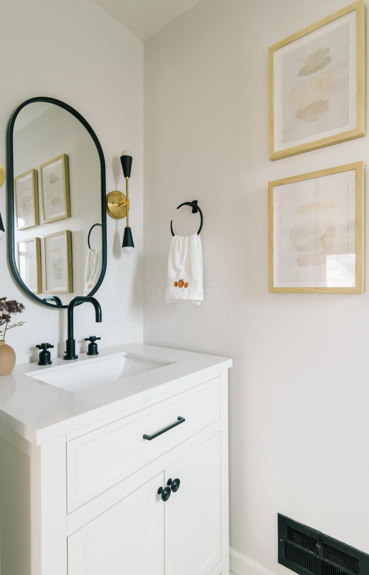 2852 Berwick Blvd, Columbus OH  43209-3001 exterior