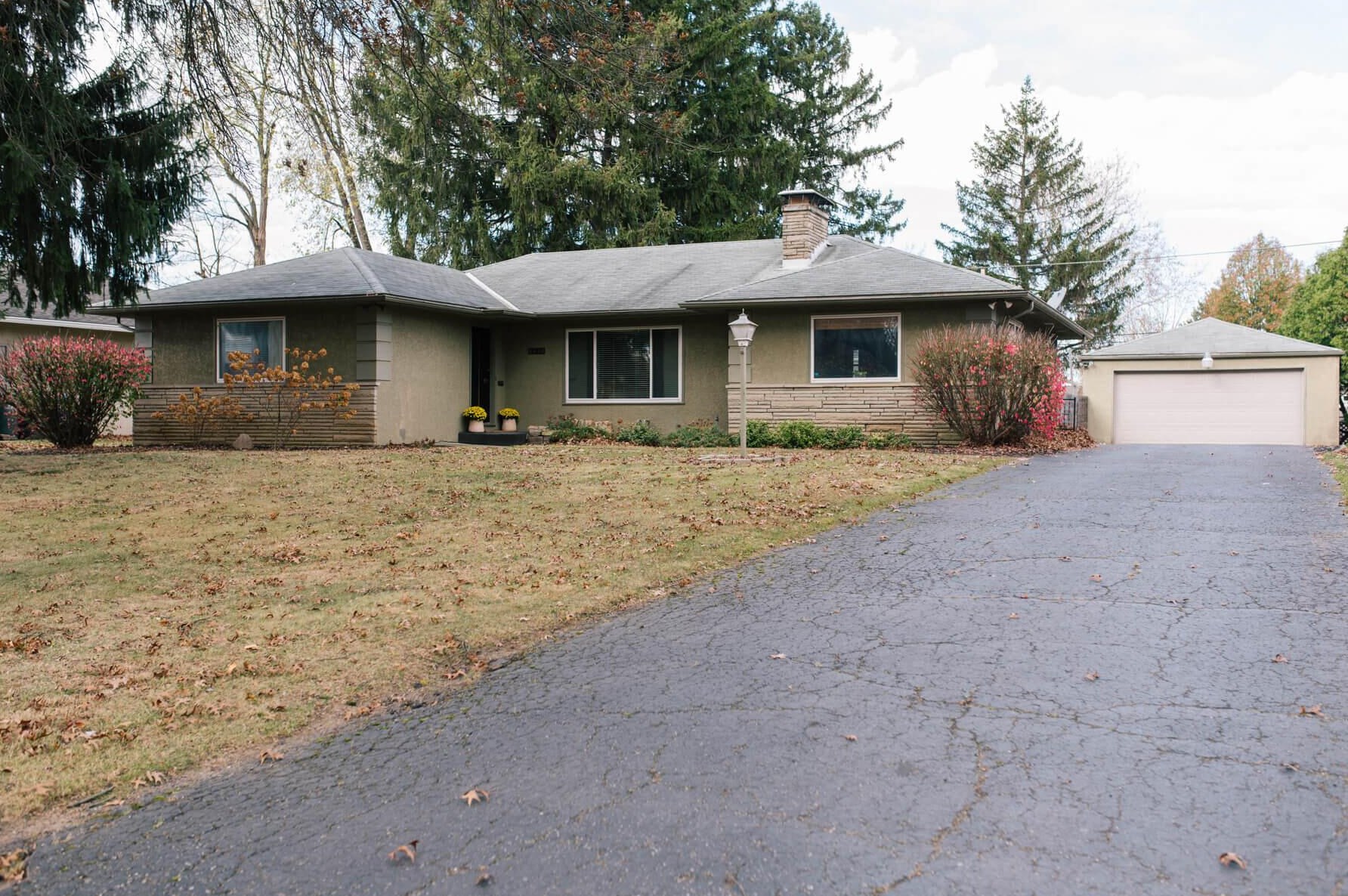 2852 Berwick Blvd, Columbus OH  43209-3001 exterior