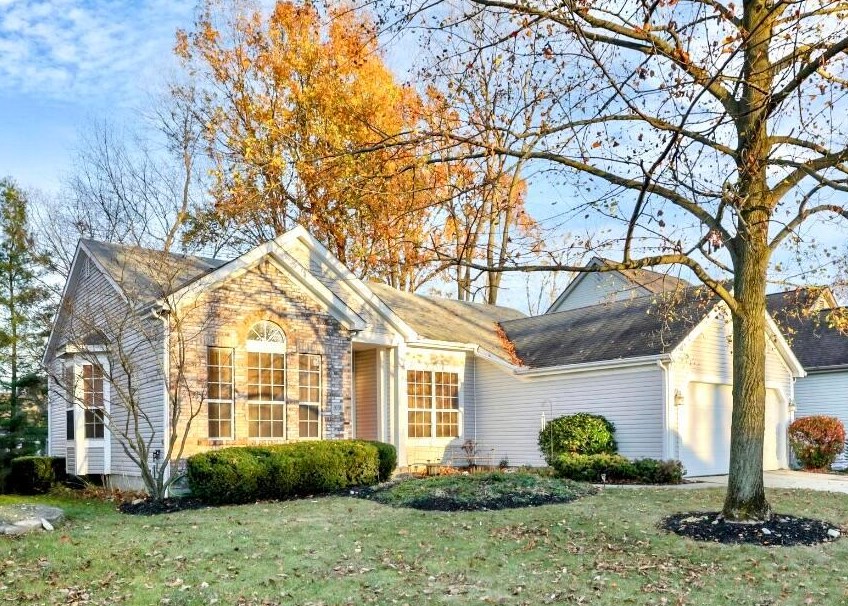 1656 Demaret Ln, Columbus, OH 43228-7007