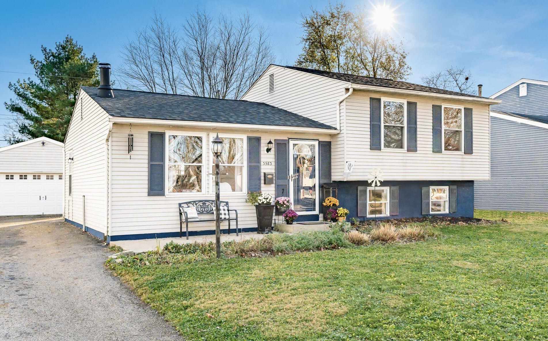 3583 Makassar Dr, Westerville, OH 43081-4066