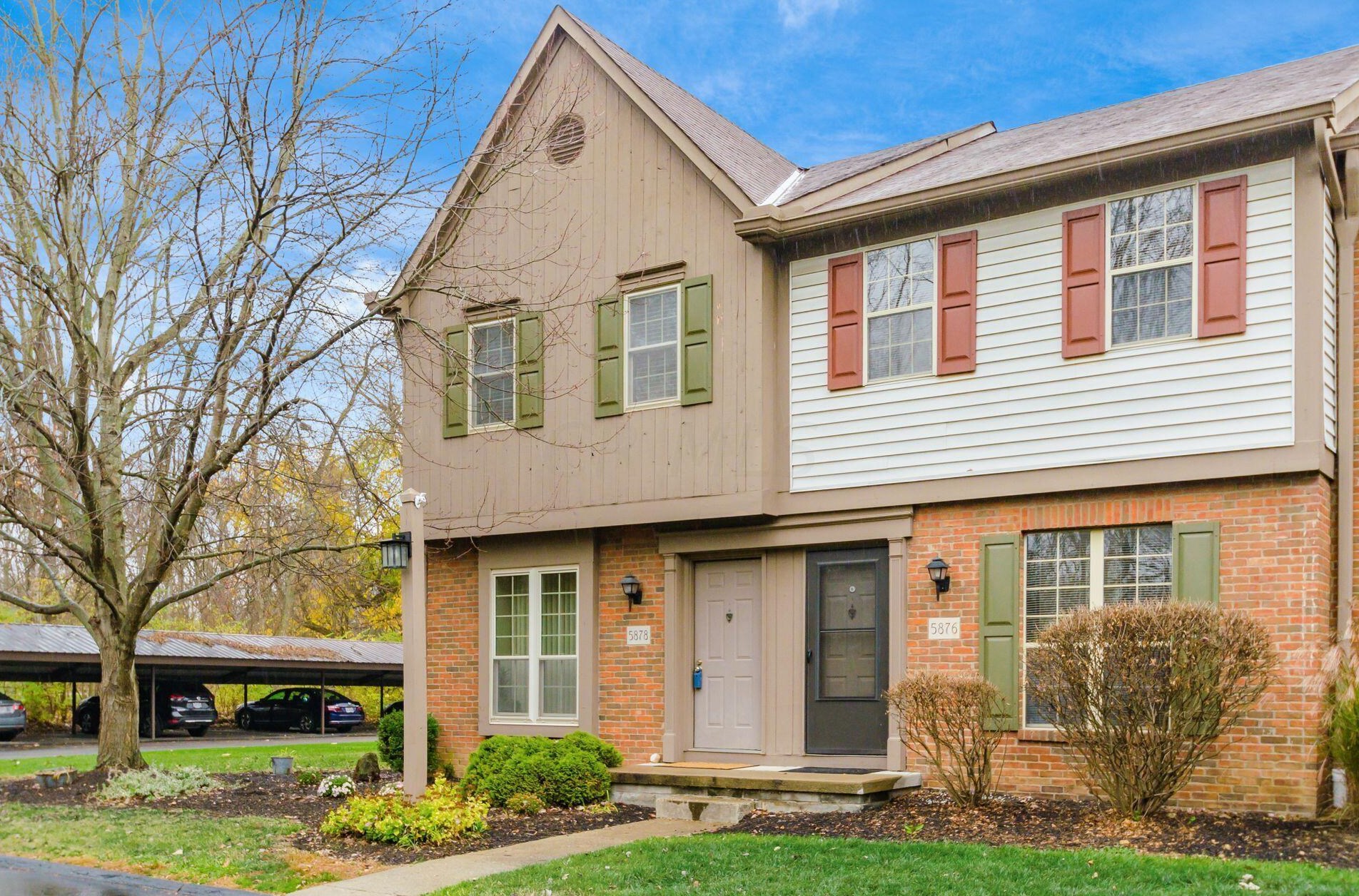 5878 Aqua Bay Dr, Columbus, OH 43235-7500