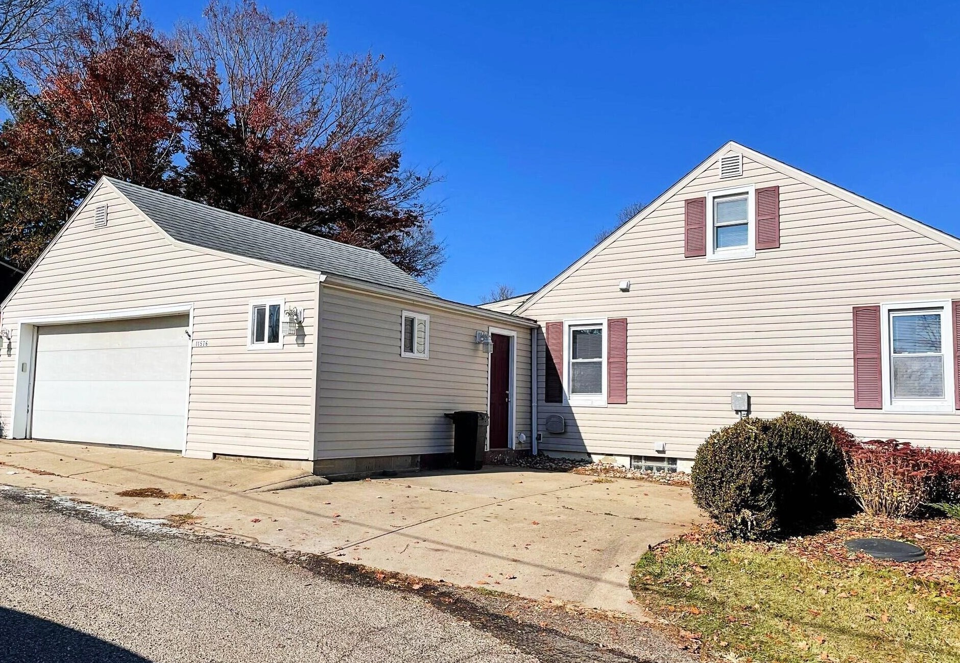 11576 Jacksontown Rd, Thornville, OH 43076