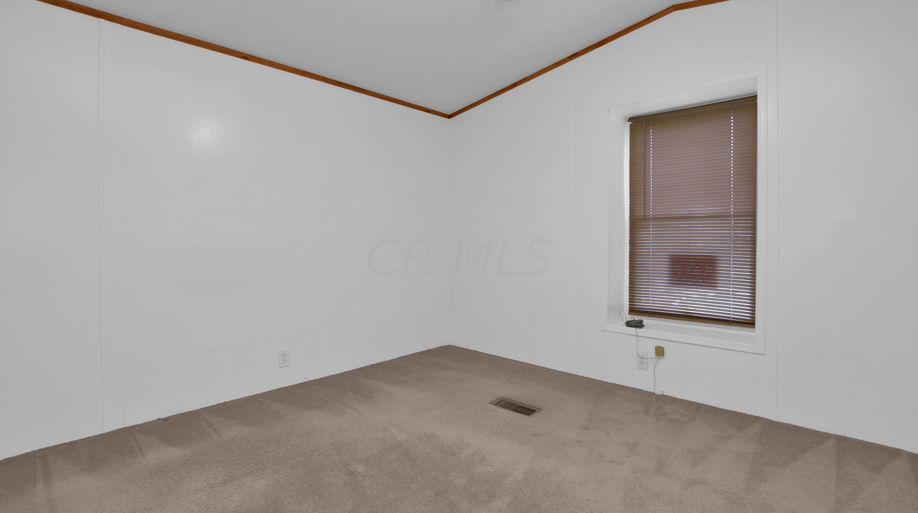 170 Spruce Ridge Dr, Ashville OH  43103-1090 exterior