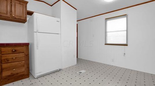 170 Spruce Ridge Dr, Ashville OH  43103-1090 exterior