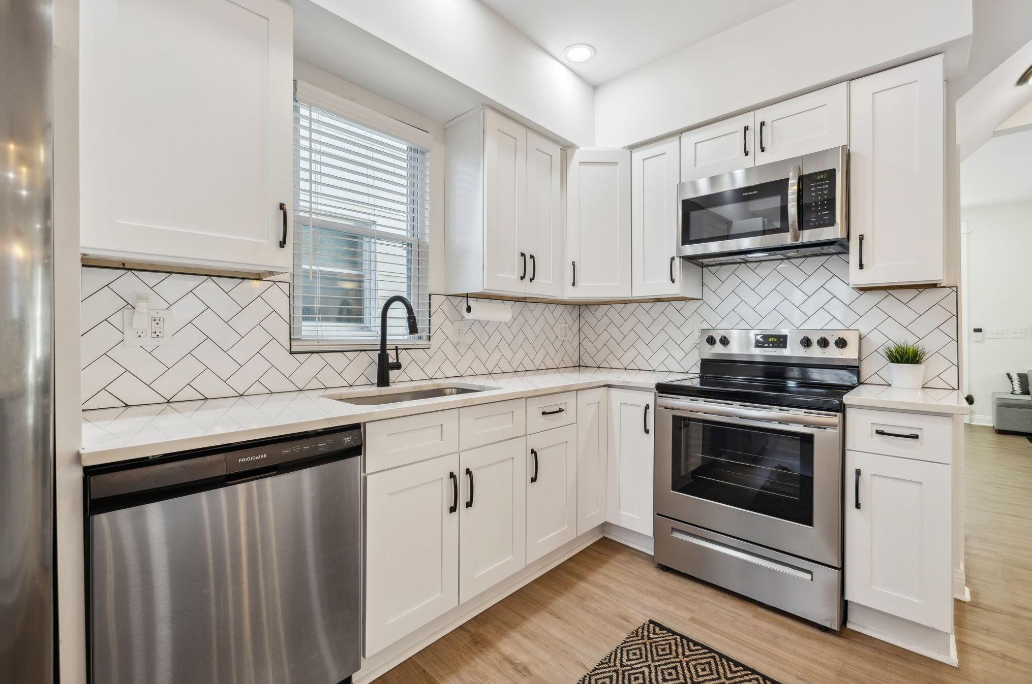 130 Dana Ave, Columbus OH  43222-1329 exterior