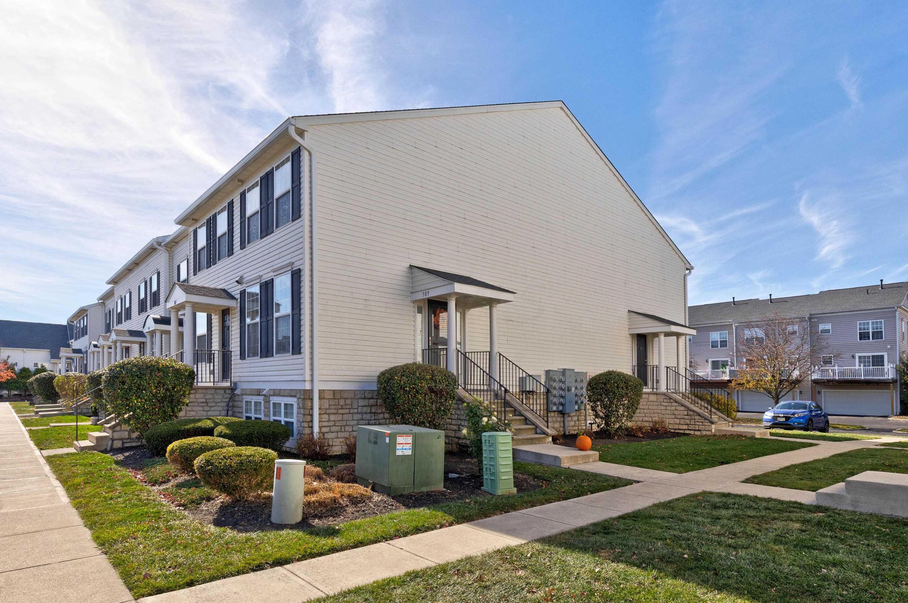 309 Slippery Elm Dr, Blacklick, OH 43004