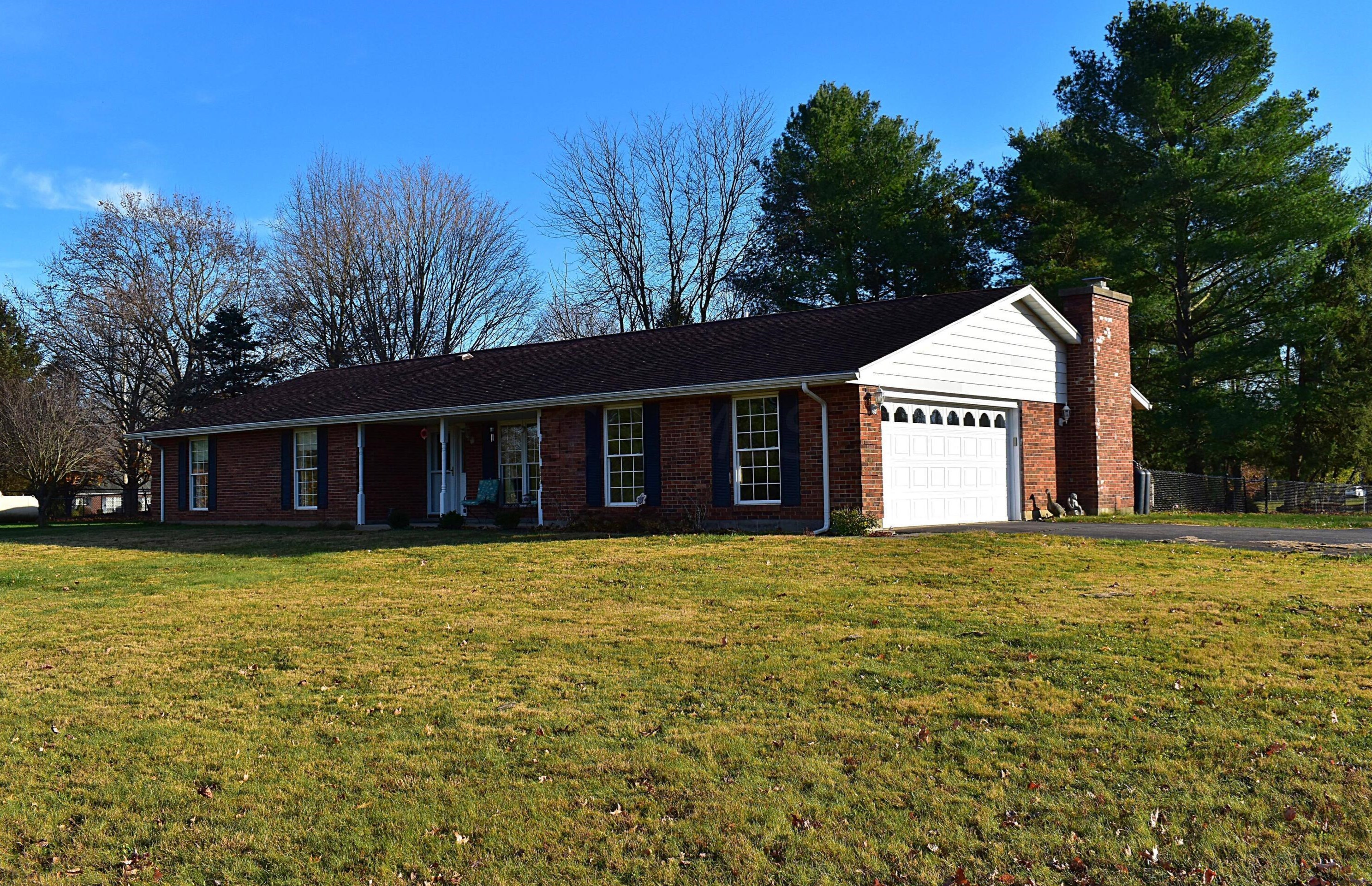 5636 Phillips Cir, Urbana, OH 43078-9452