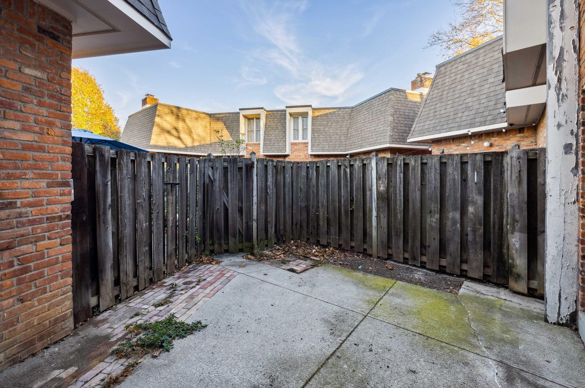 1568 Lafayette Dr, Columbus OH 43220-3867 exterior