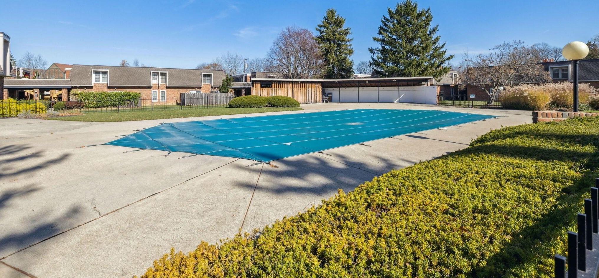 1568 Lafayette Dr, Columbus OH 43220-3867 exterior