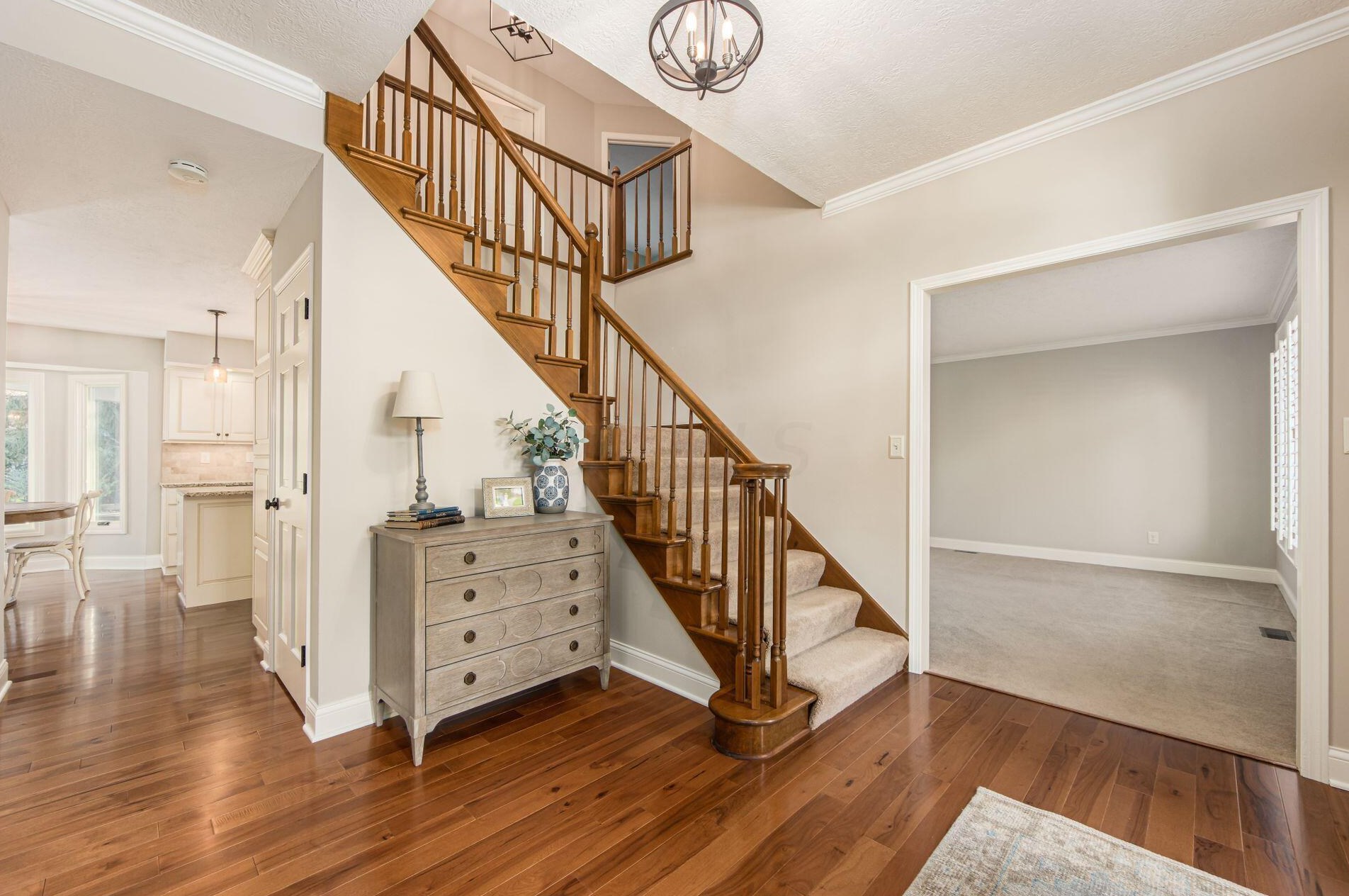 4721 Belfield Dr, Dublin, OH 43017-2595