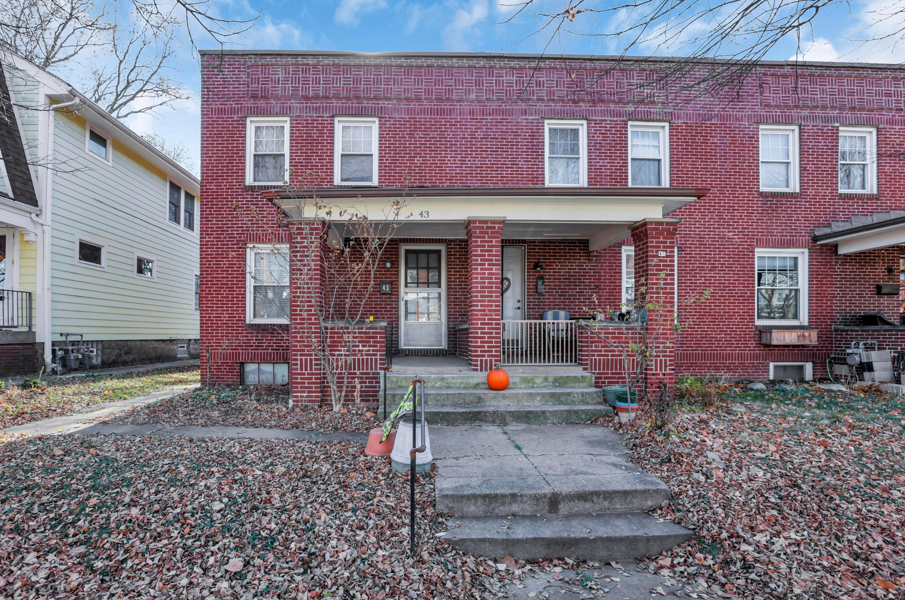 43 Weber Rd, Columbus, OH 43202-1447