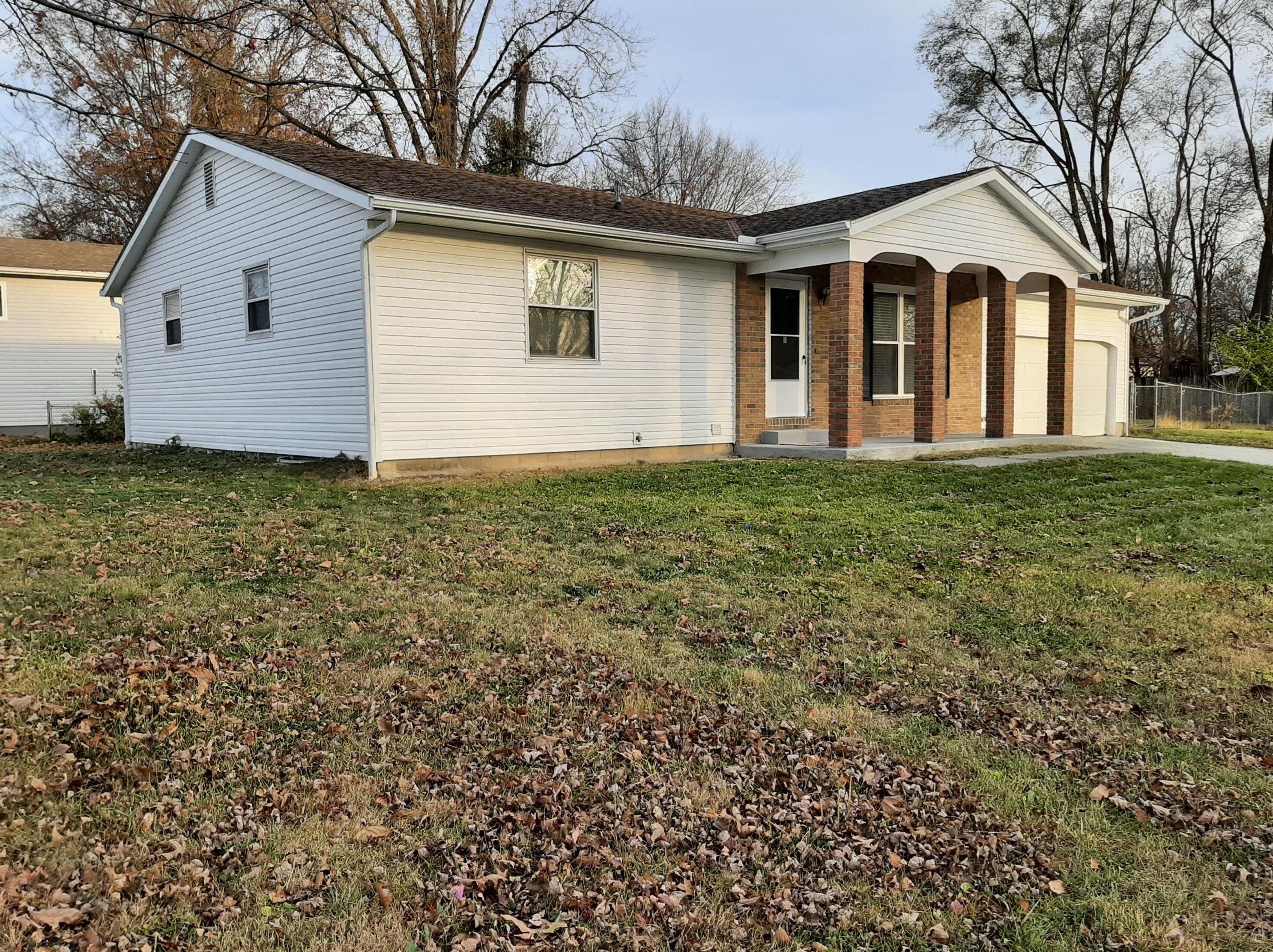 292 Moorfield Dr, Columbus, OH 43230-2542