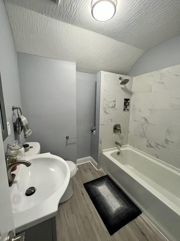 129 Ter Ave, Columbus OH 43204-3789 exterior