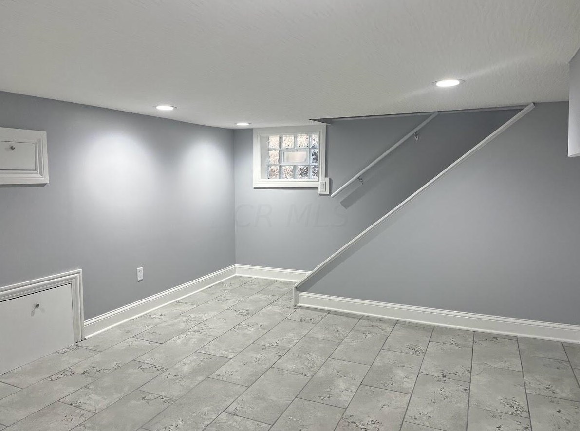 129 Ter Ave, Columbus OH 43204-3789 exterior