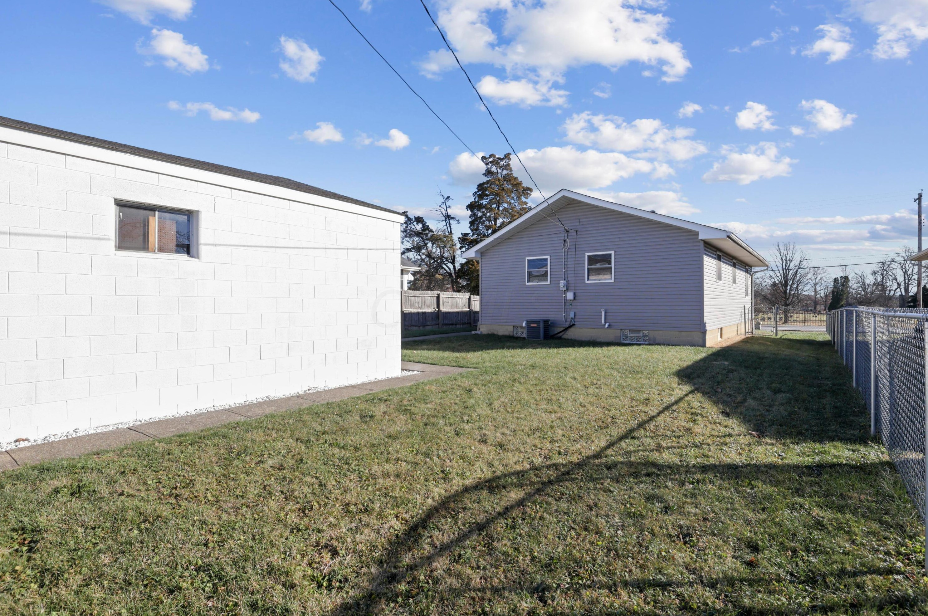 1137 Brown Rd, Columbus OH 43223-3003 exterior