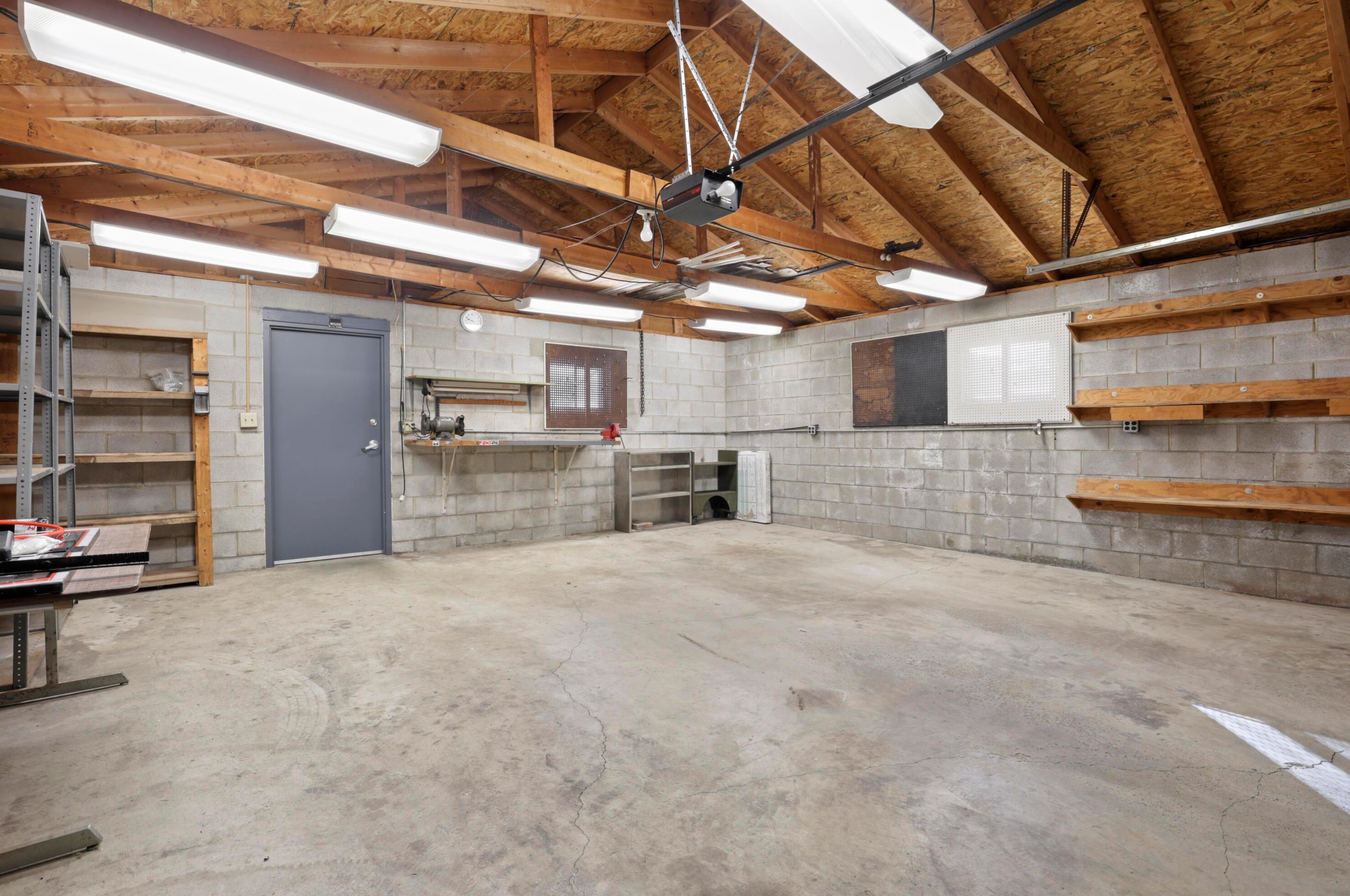 1137 Brown Rd, Columbus OH 43223-3003 exterior