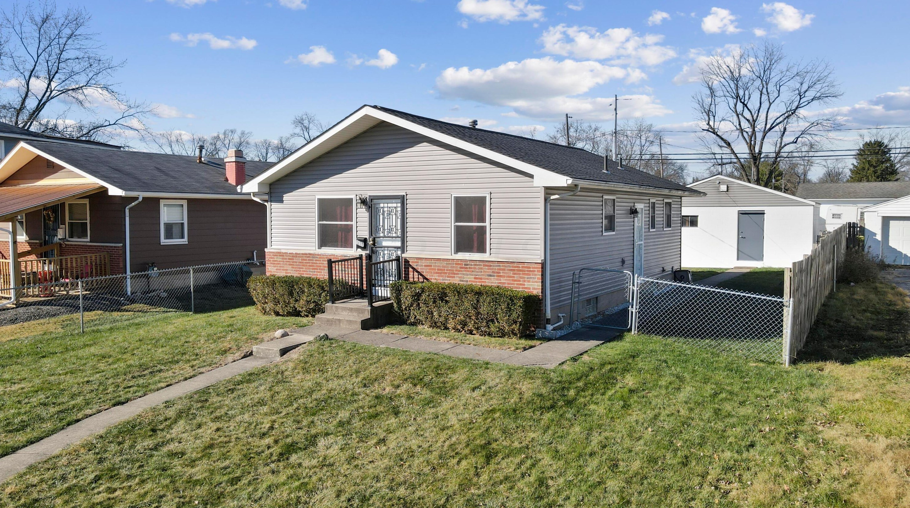 1137 Brown Rd, Columbus OH 43223-3003 exterior