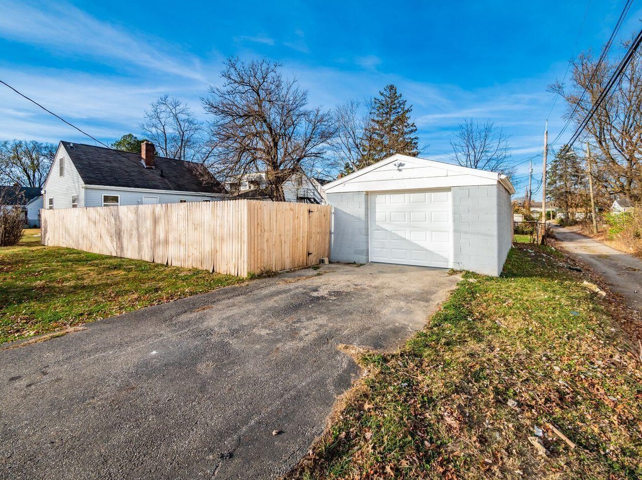 2258 Ontario St, Columbus OH  43211-2005 exterior