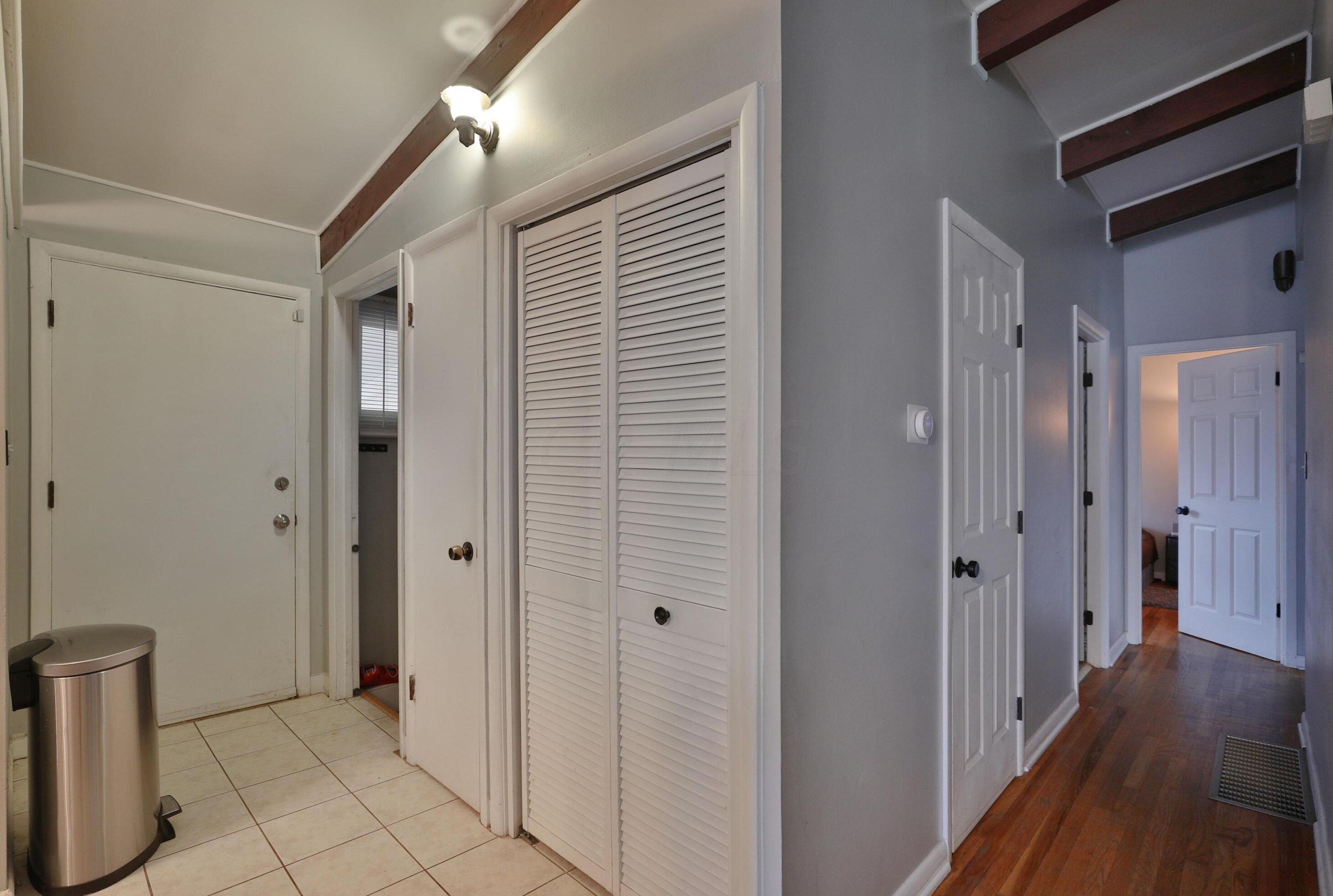 1108 Elmore Ave, Columbus OH  43224-2715 exterior