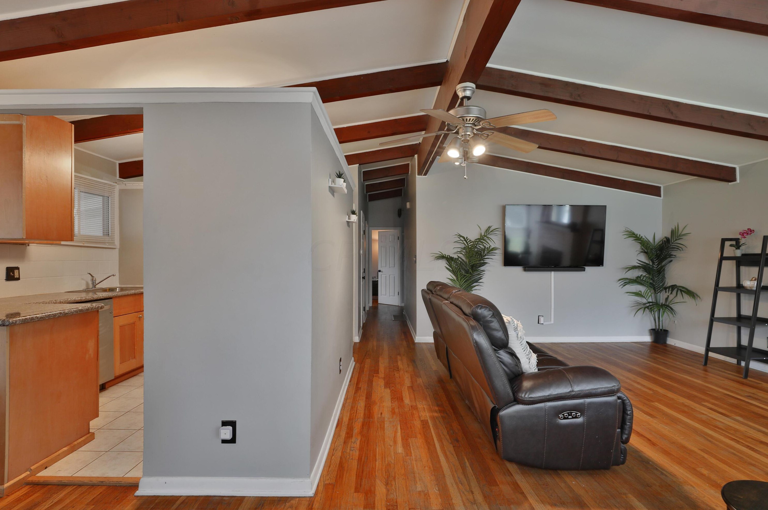 1108 Elmore Ave, Columbus OH  43224-2715 exterior