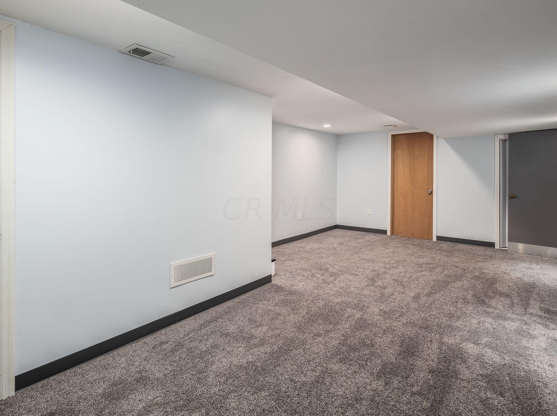 2511 Schaaf Dr, Columbus OH  43209-3209 exterior