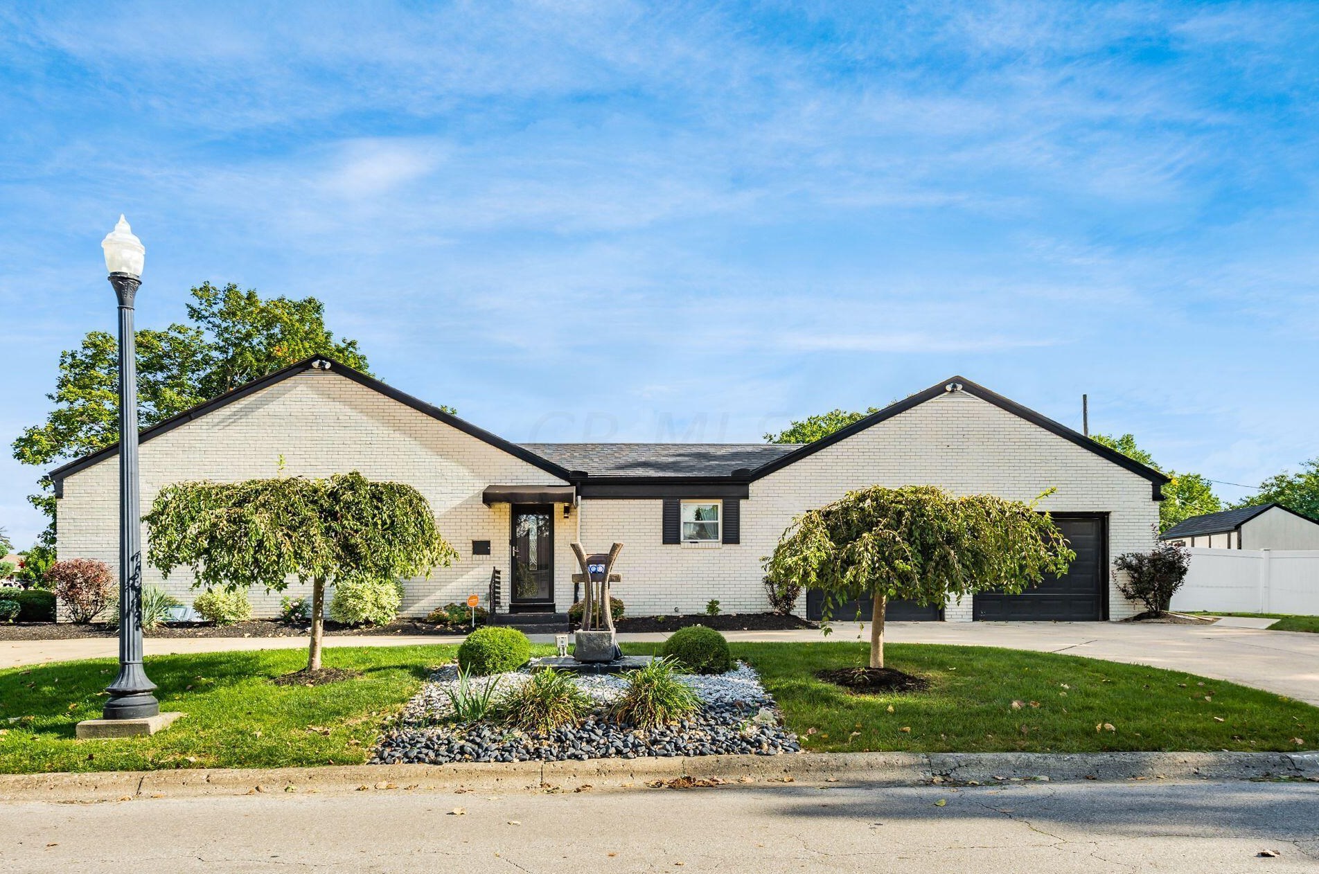 2511 Schaaf Dr, Columbus OH  43209-3209 exterior