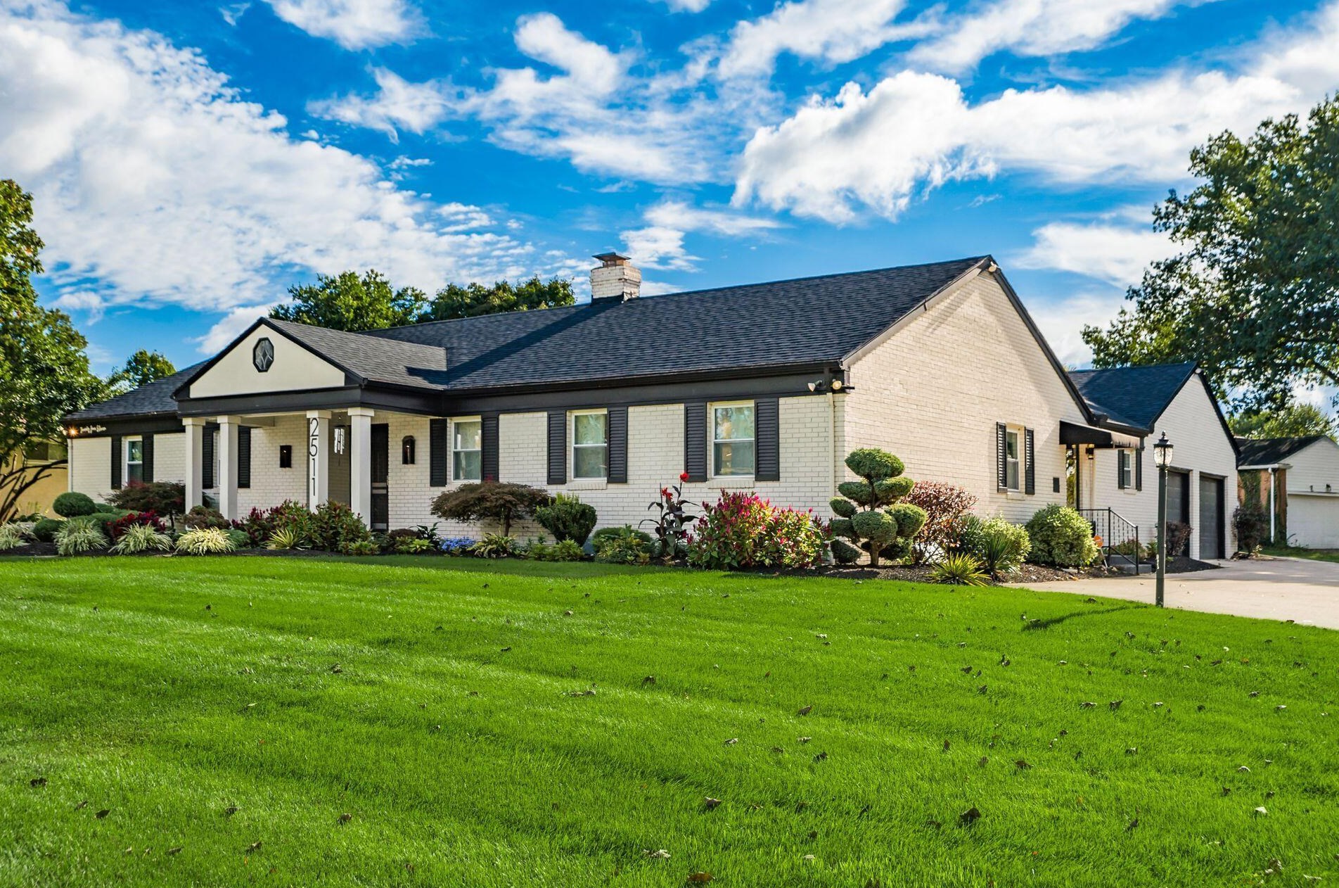 2511 Schaaf Dr, Columbus OH  43209-3209 exterior