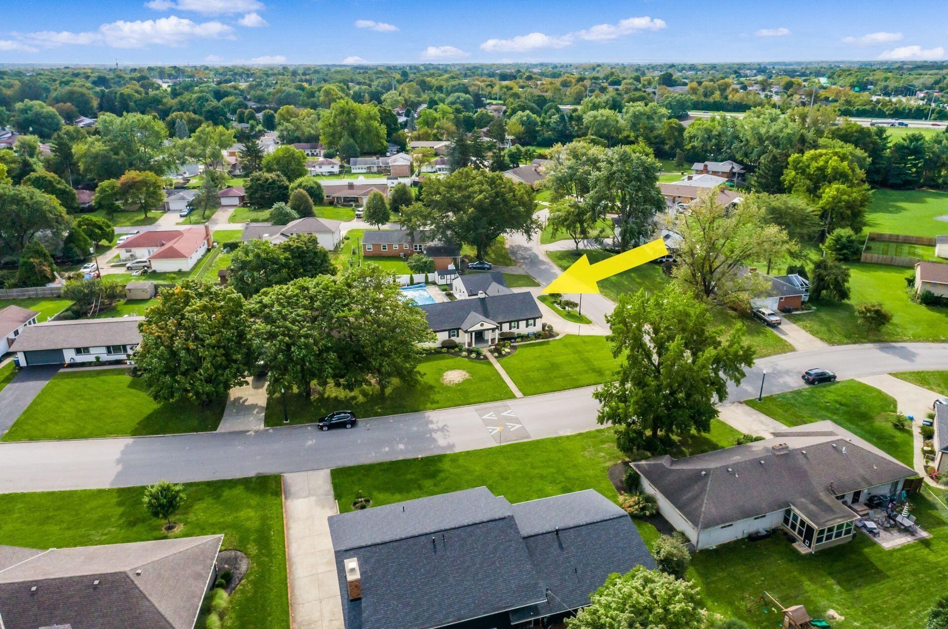 2511 Schaaf Dr, Columbus OH  43209-3209 exterior