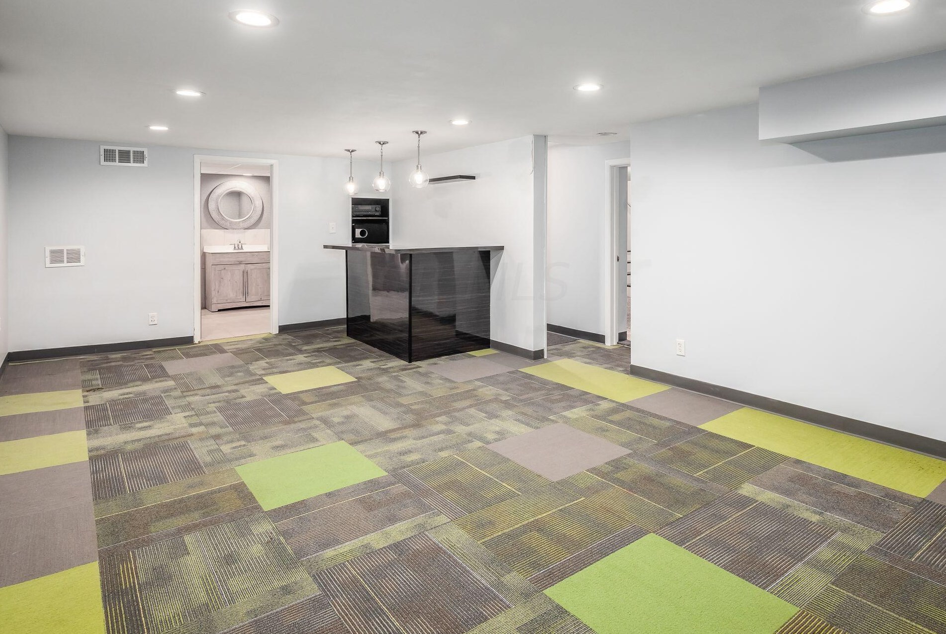 2511 Schaaf Dr, Columbus OH  43209-3209 exterior