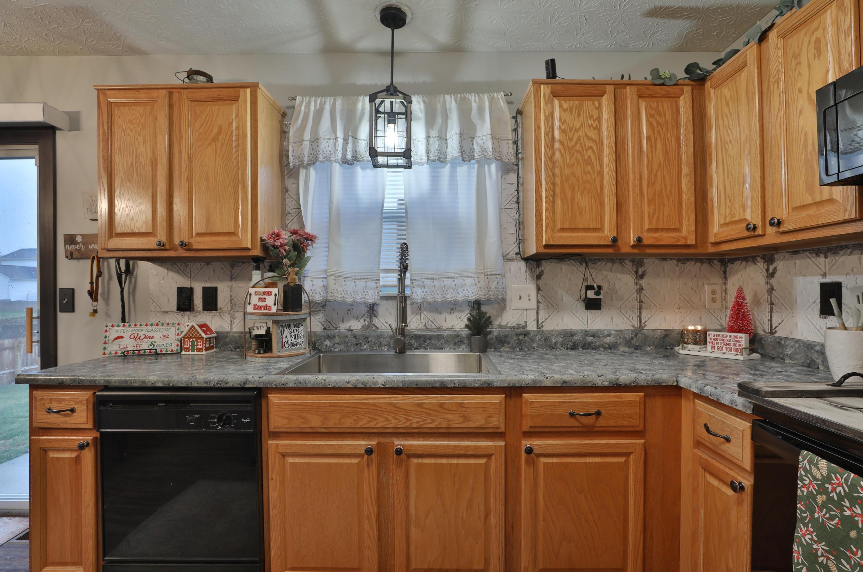 580 Euclid Ave, Ashville OH  43103-2512 exterior